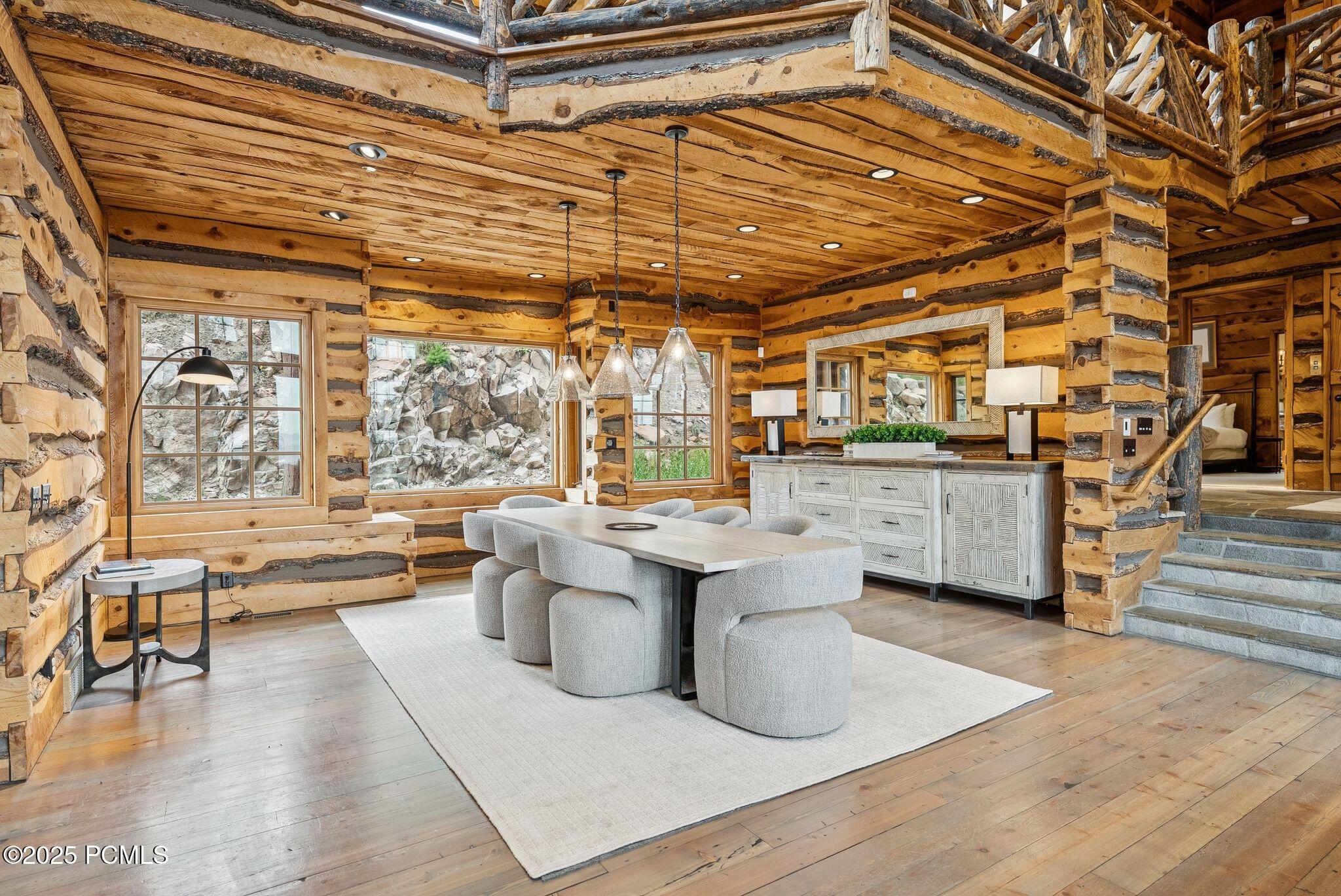 2500 W White Pine Lane
