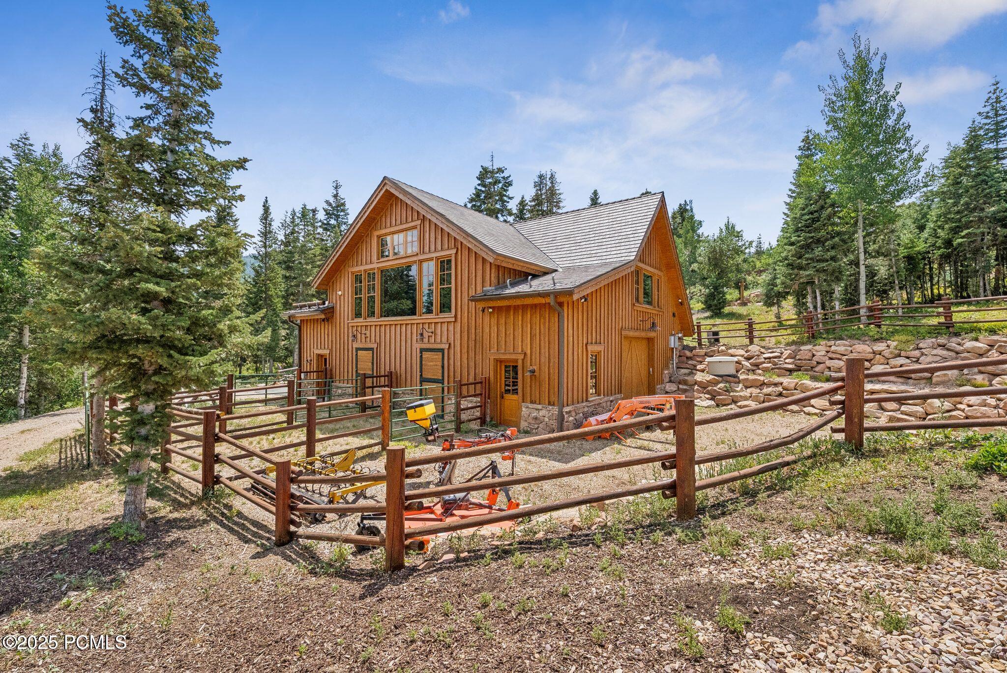 2500 W White Pine Lane