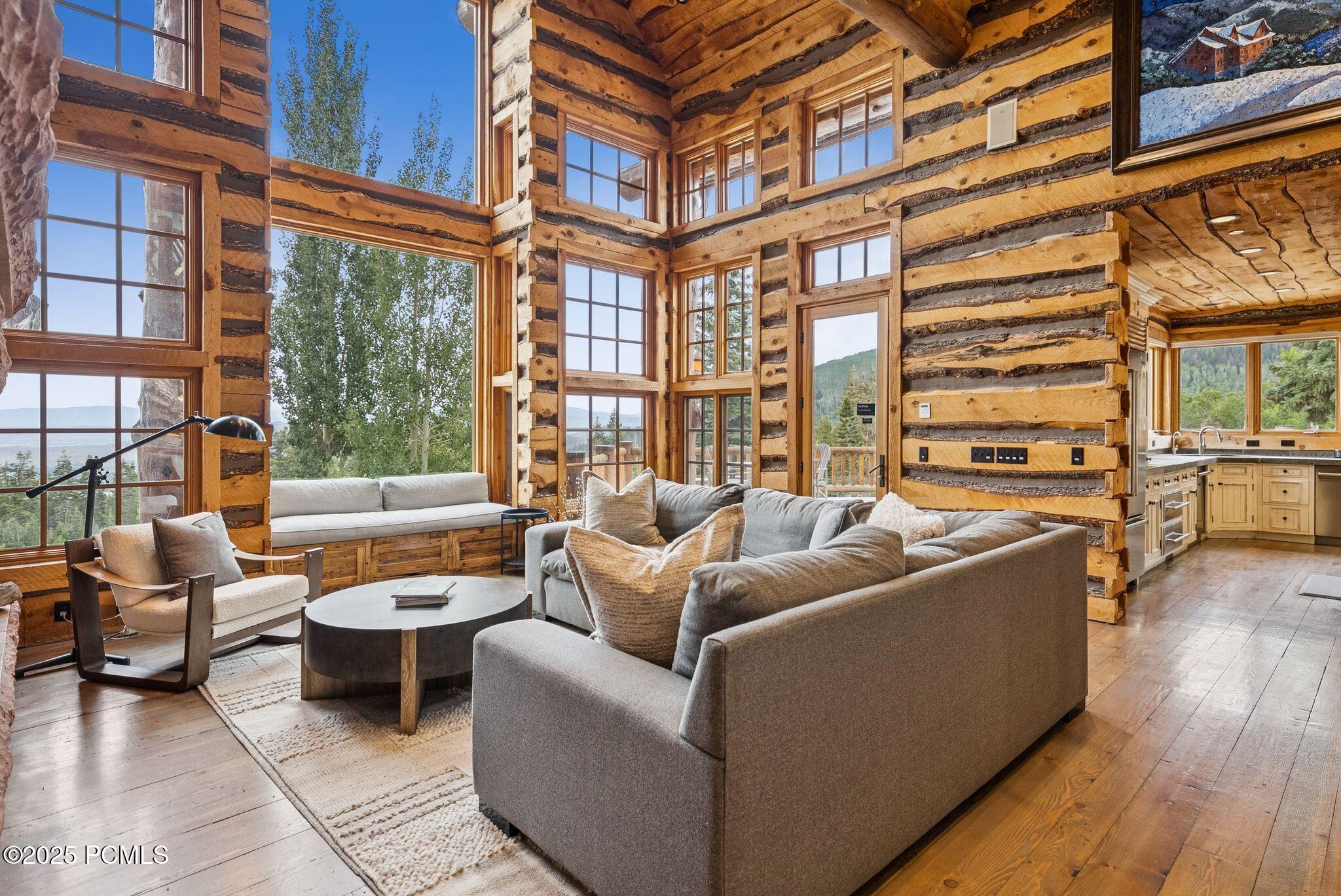 2500 W White Pine Lane