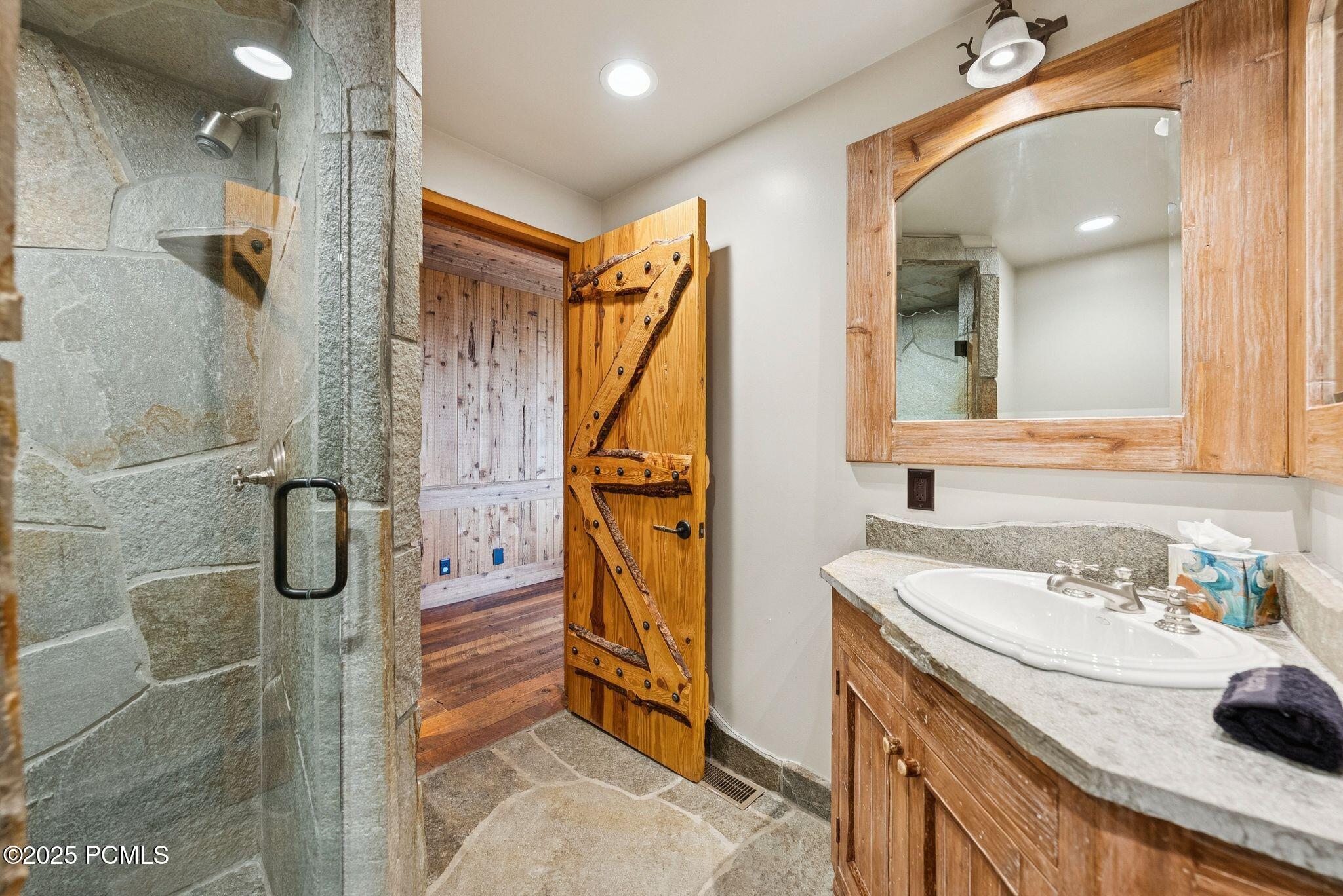 2500 W White Pine Lane