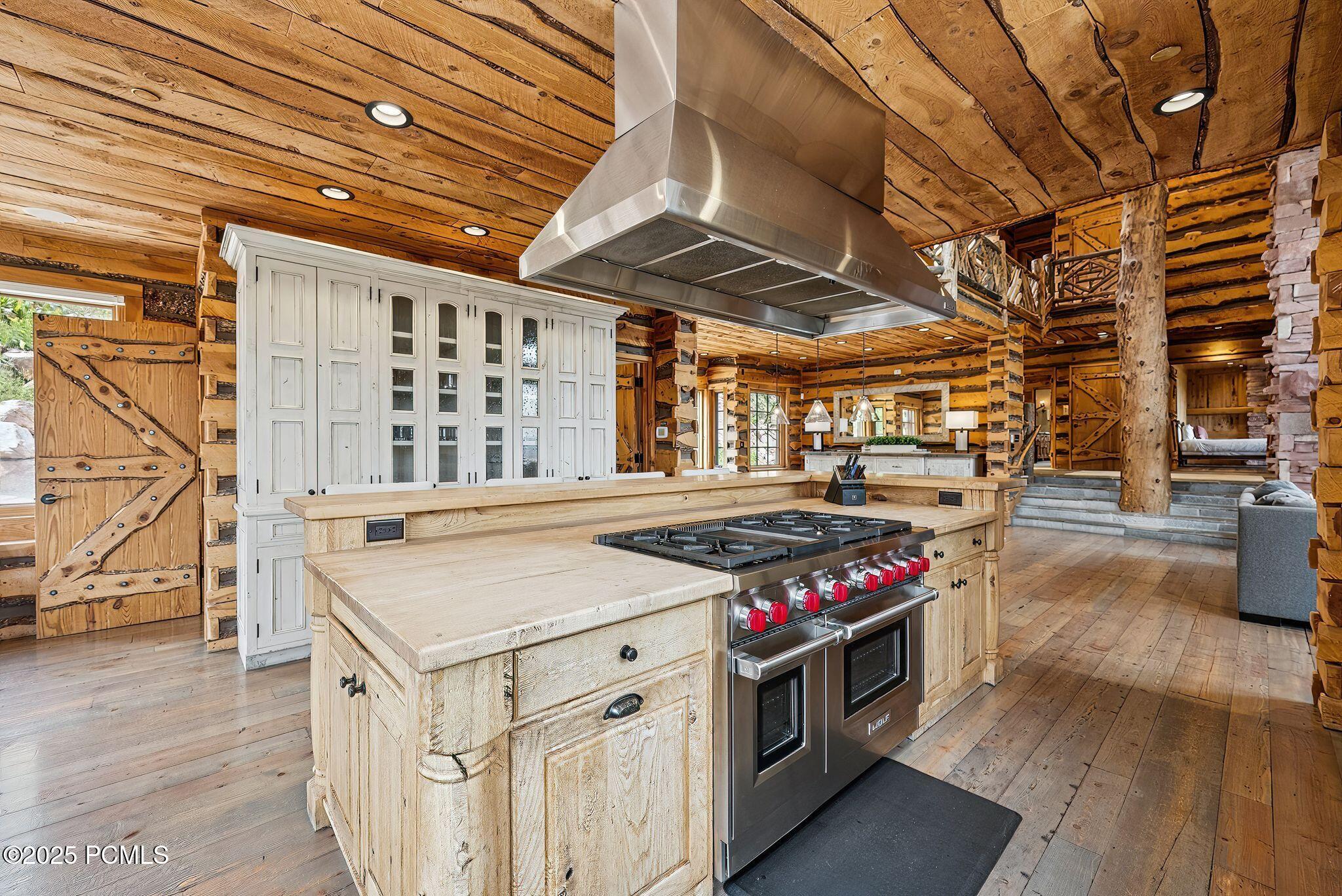 2500 W White Pine Lane