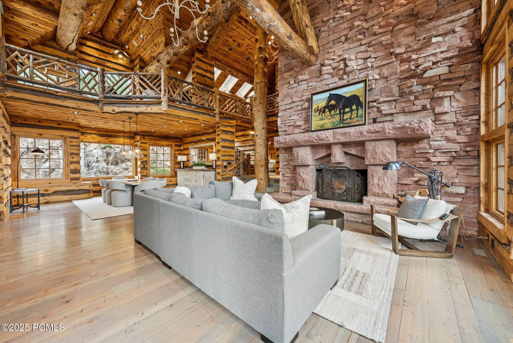 2500 W White Pine Lane
