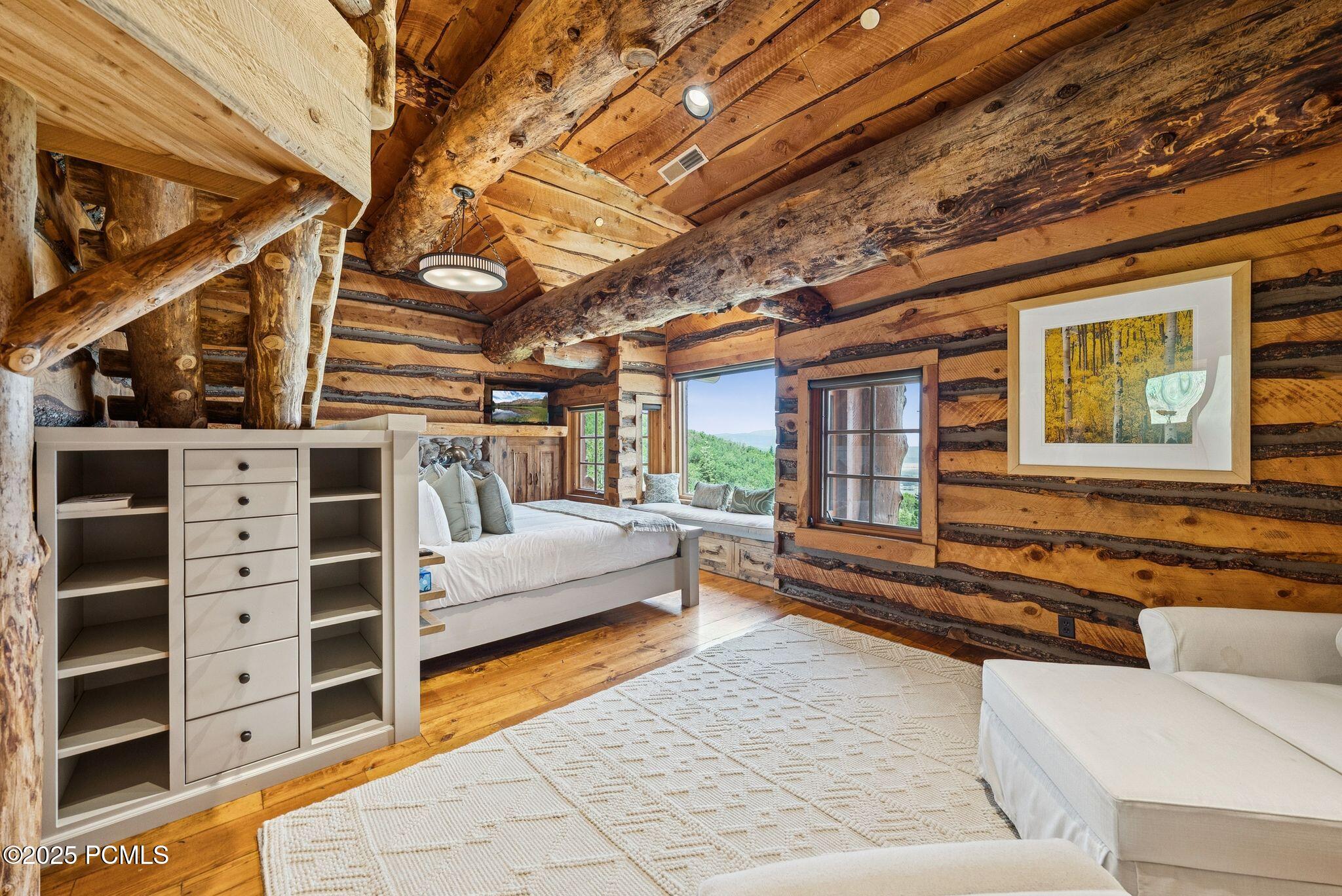 2500 W White Pine Lane