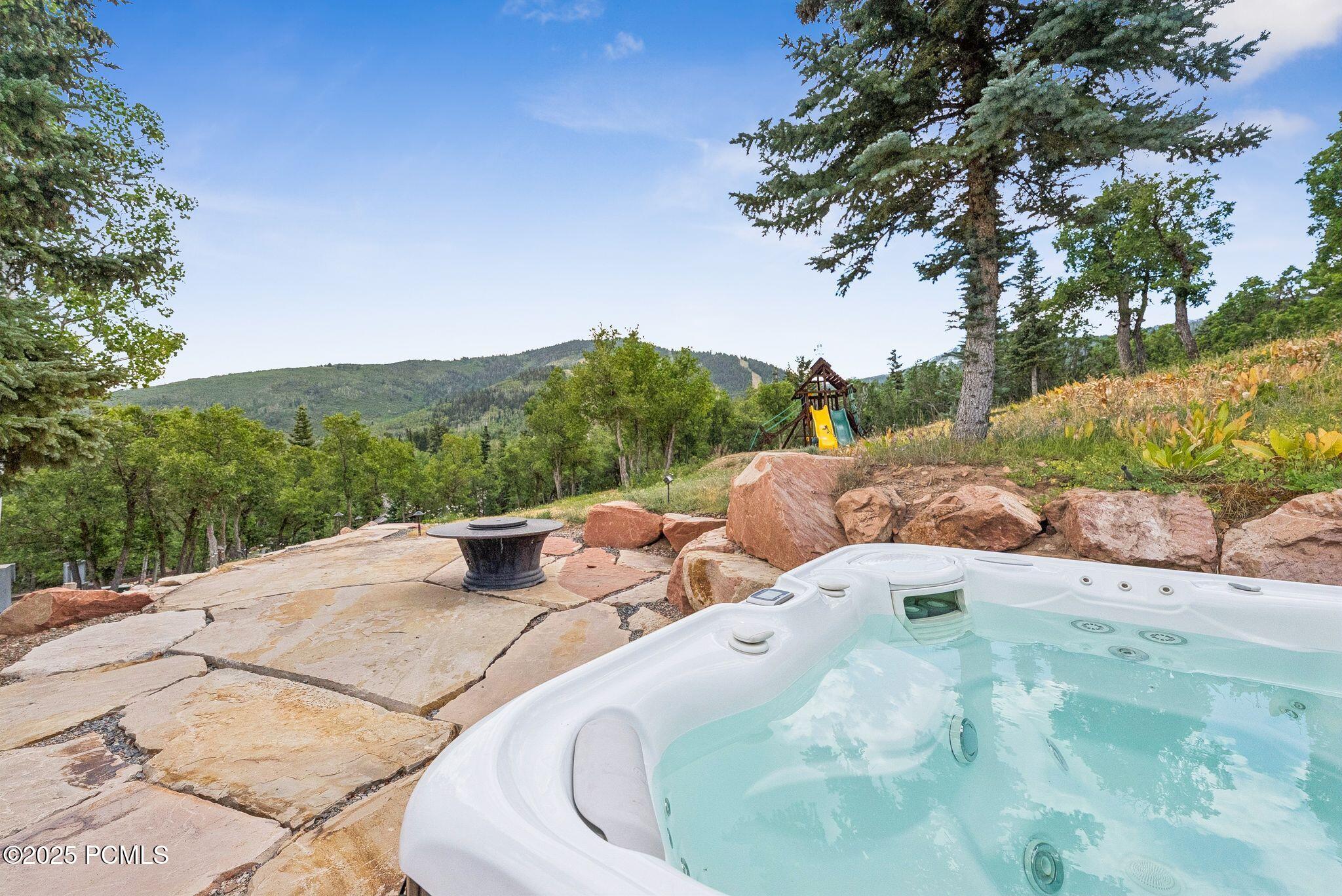 2500 W White Pine Lane