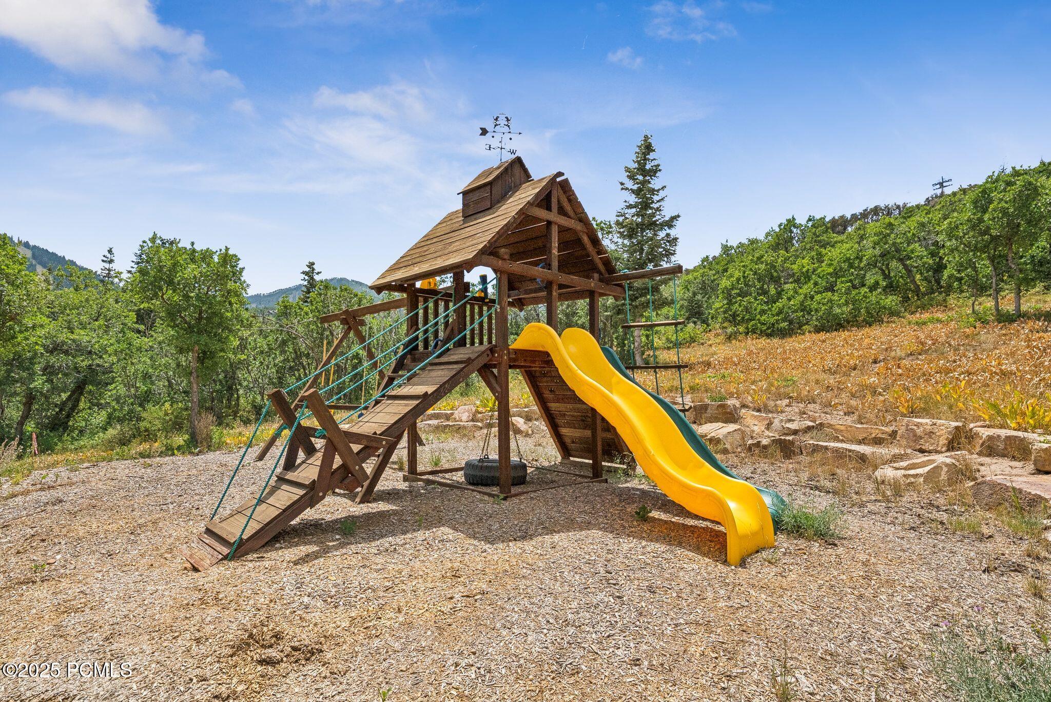 2500 W White Pine Lane
