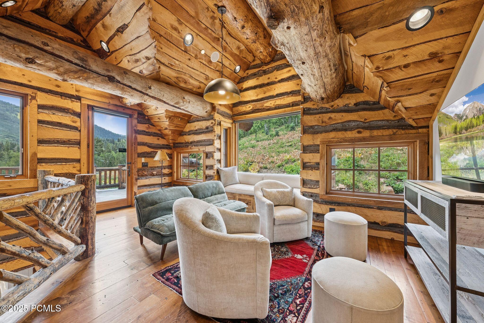 2500 W White Pine Lane