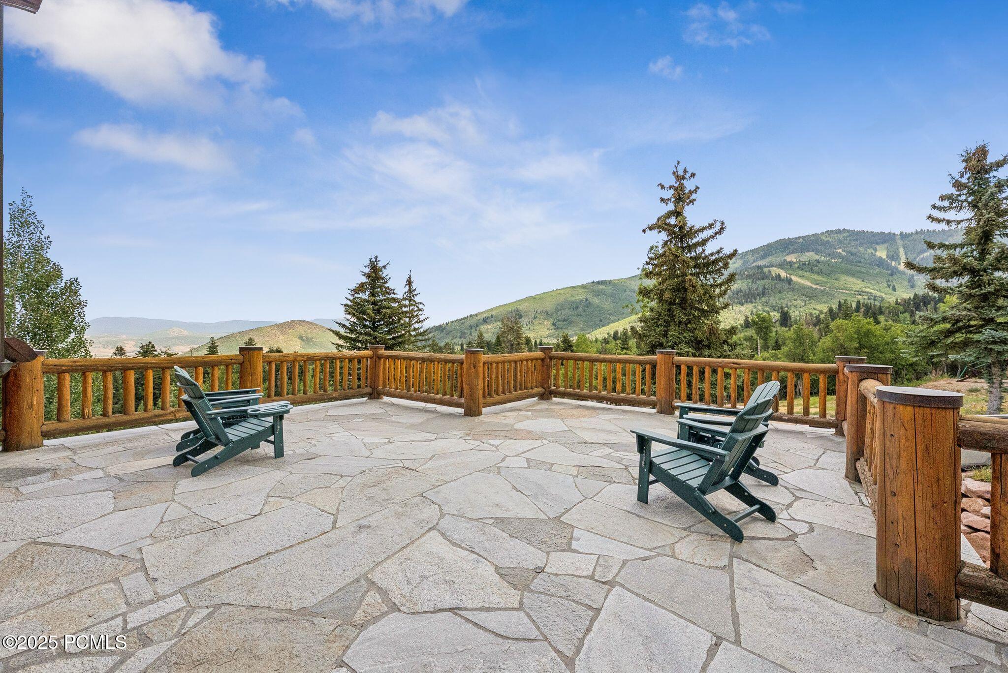 2500 W White Pine Lane