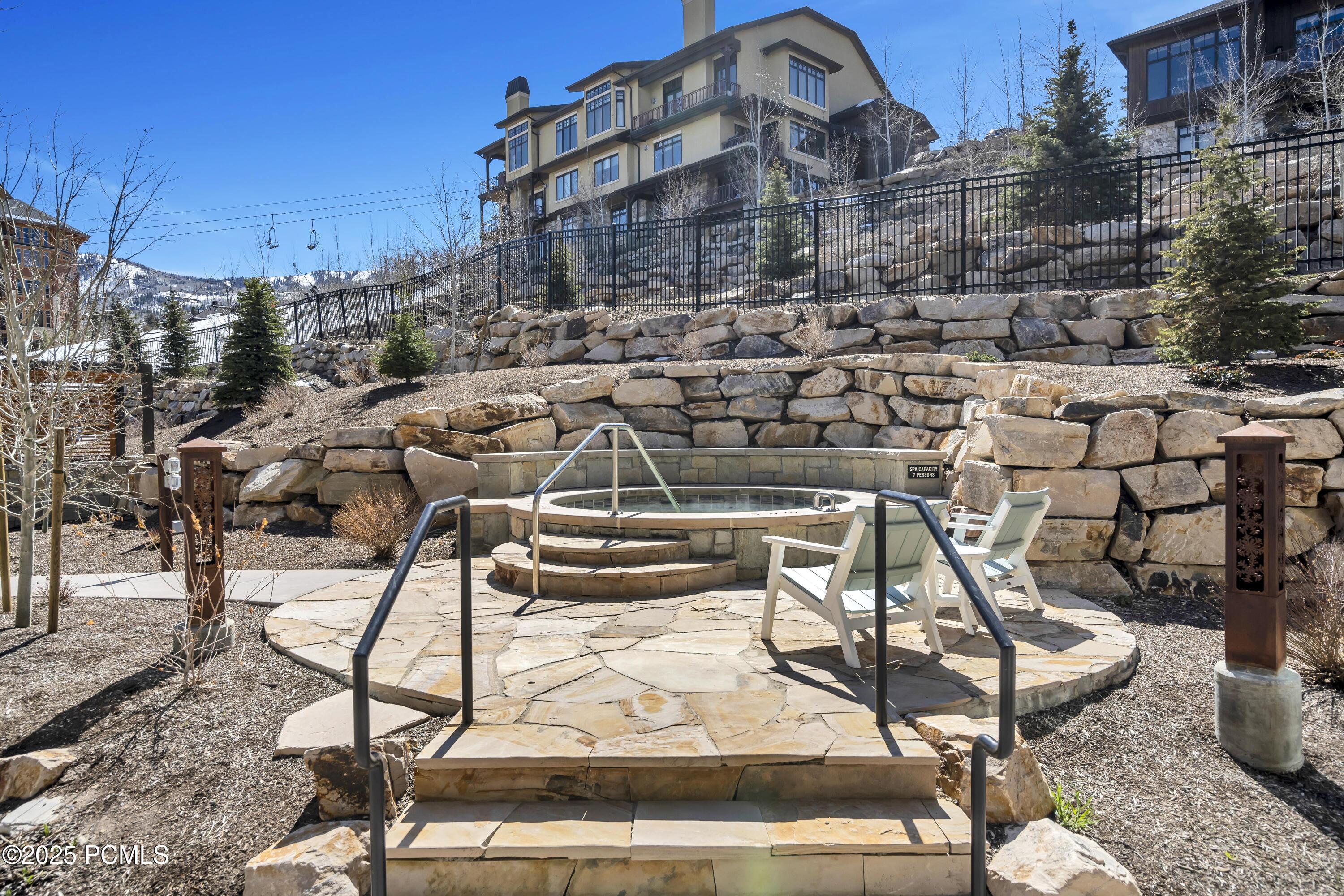 2431 W High Mountain Road, 507