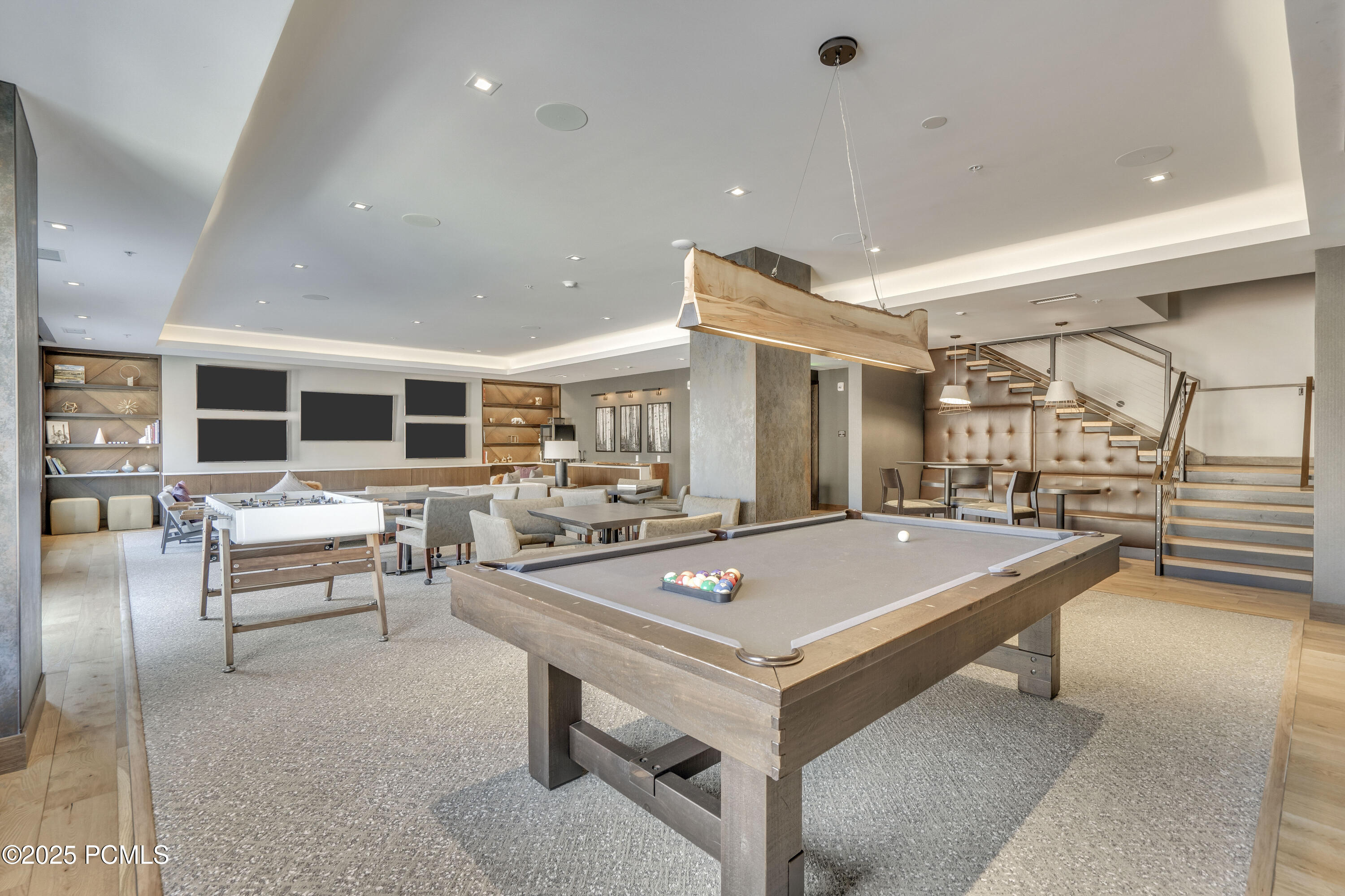 2431 W High Mountain Road, 507