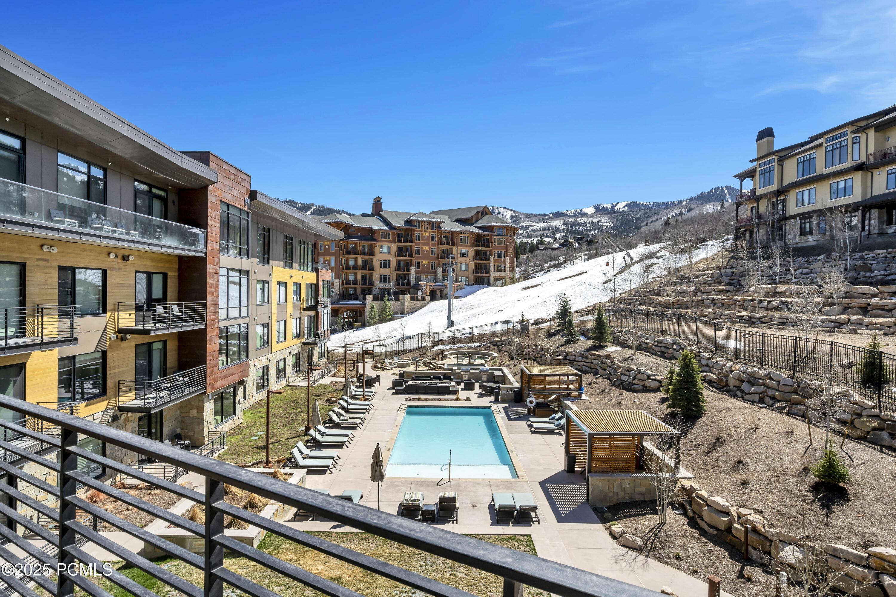 2431 W High Mountain Road, 507