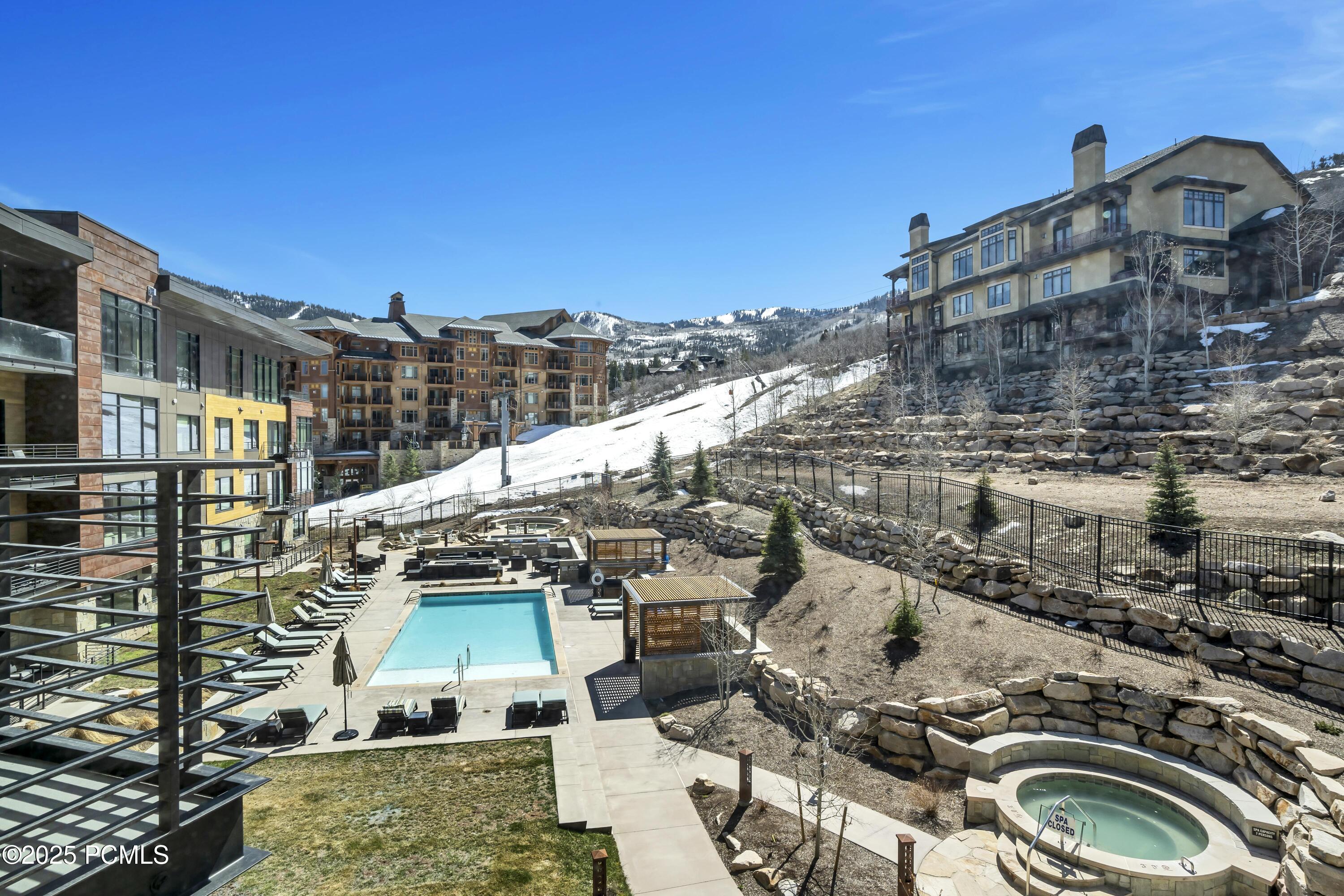 2431 W High Mountain Road, 507
