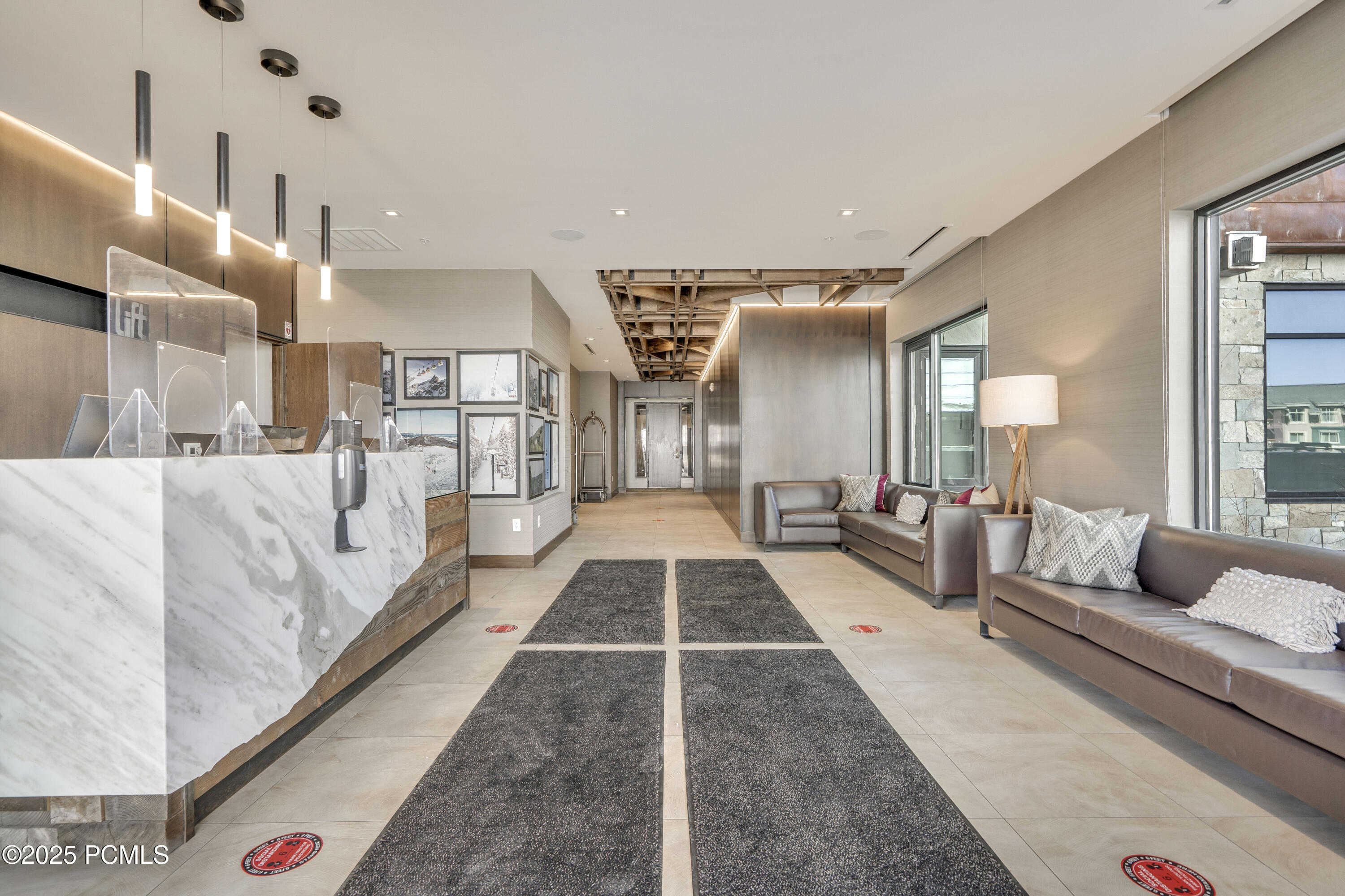 2431 W High Mountain Road, 507