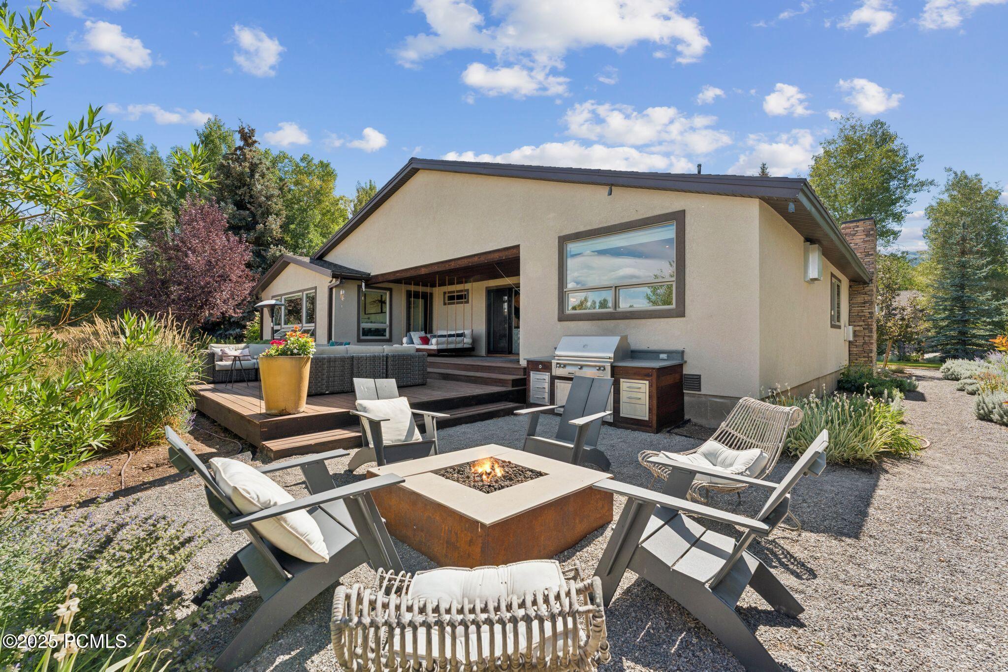 4910 E Meadows Drive