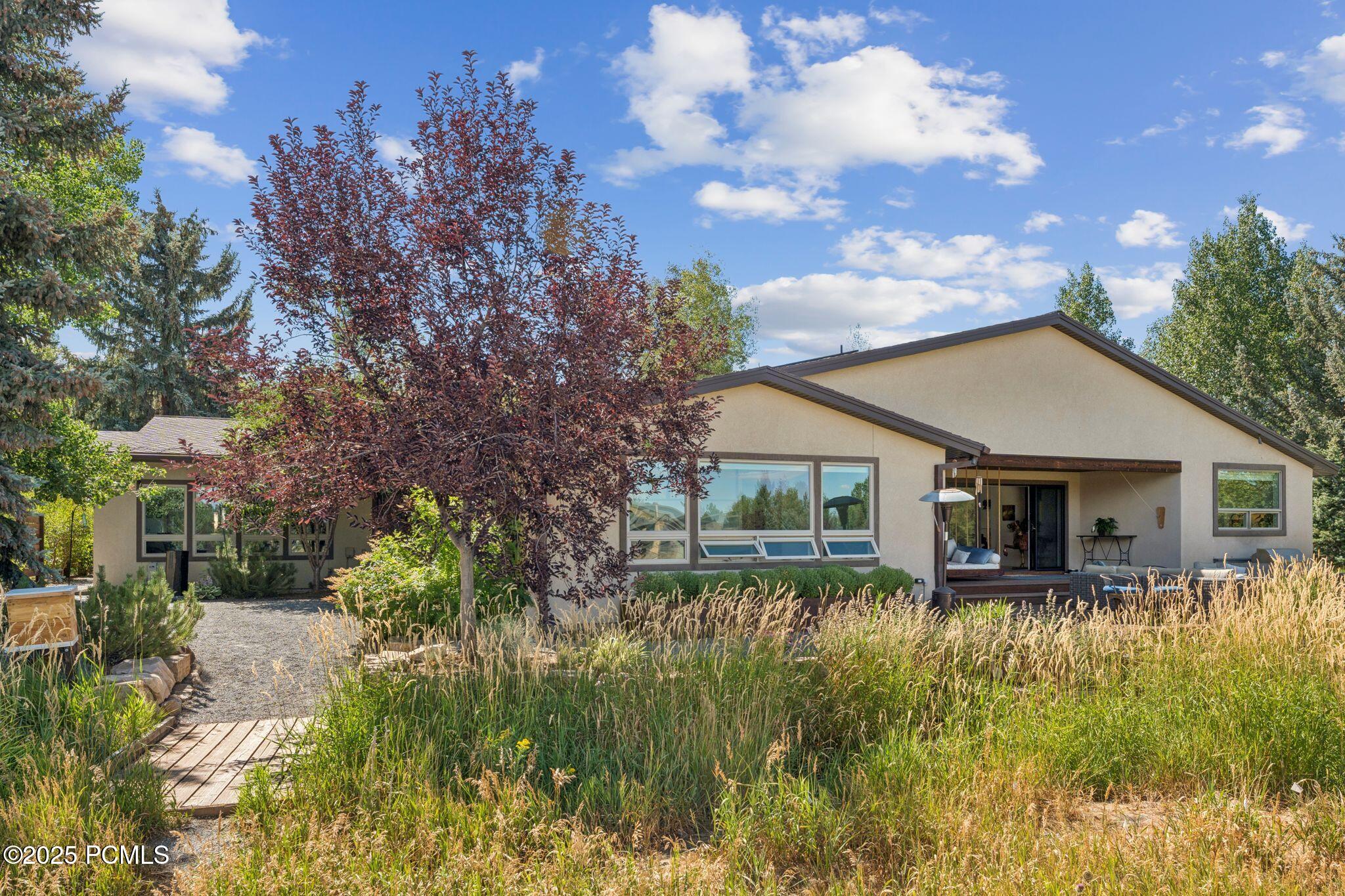 4910 E Meadows Drive