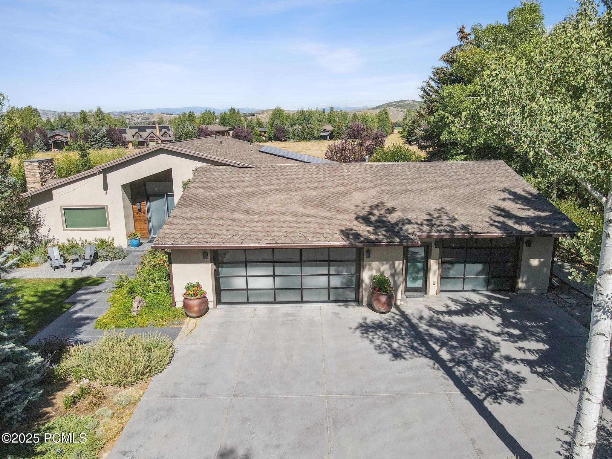 4910 E Meadows Drive