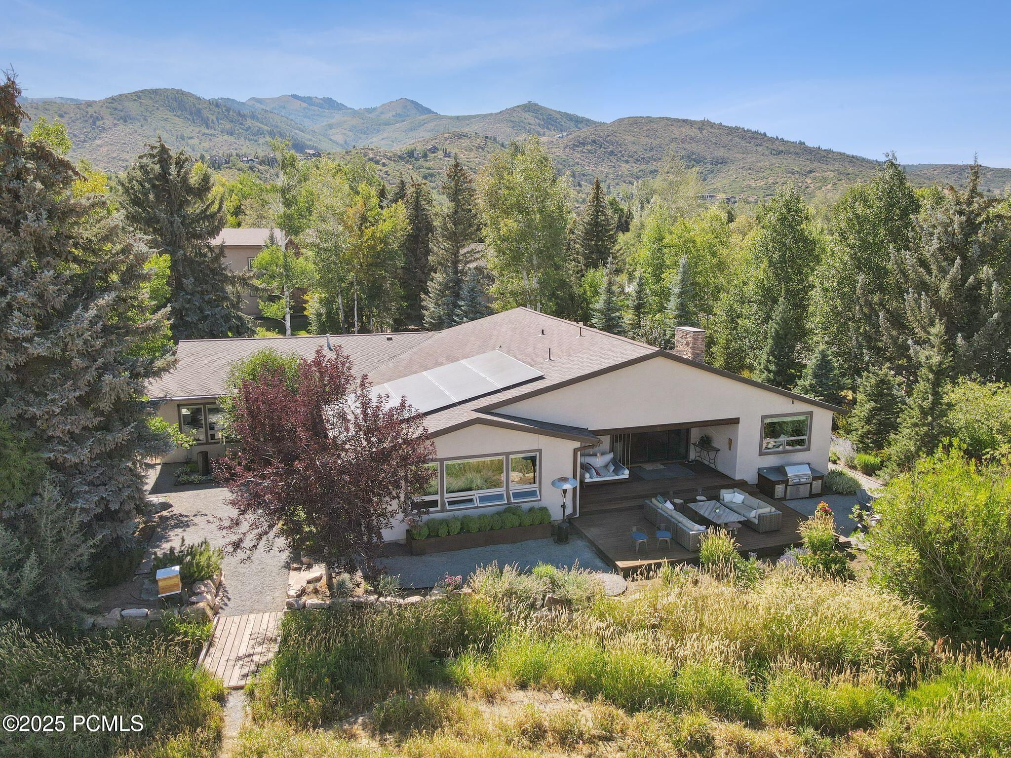 4910 E Meadows Drive