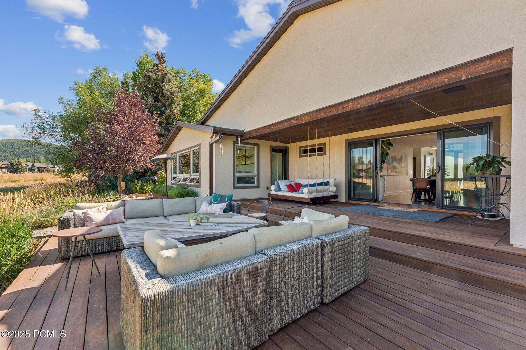 4910 E Meadows Drive