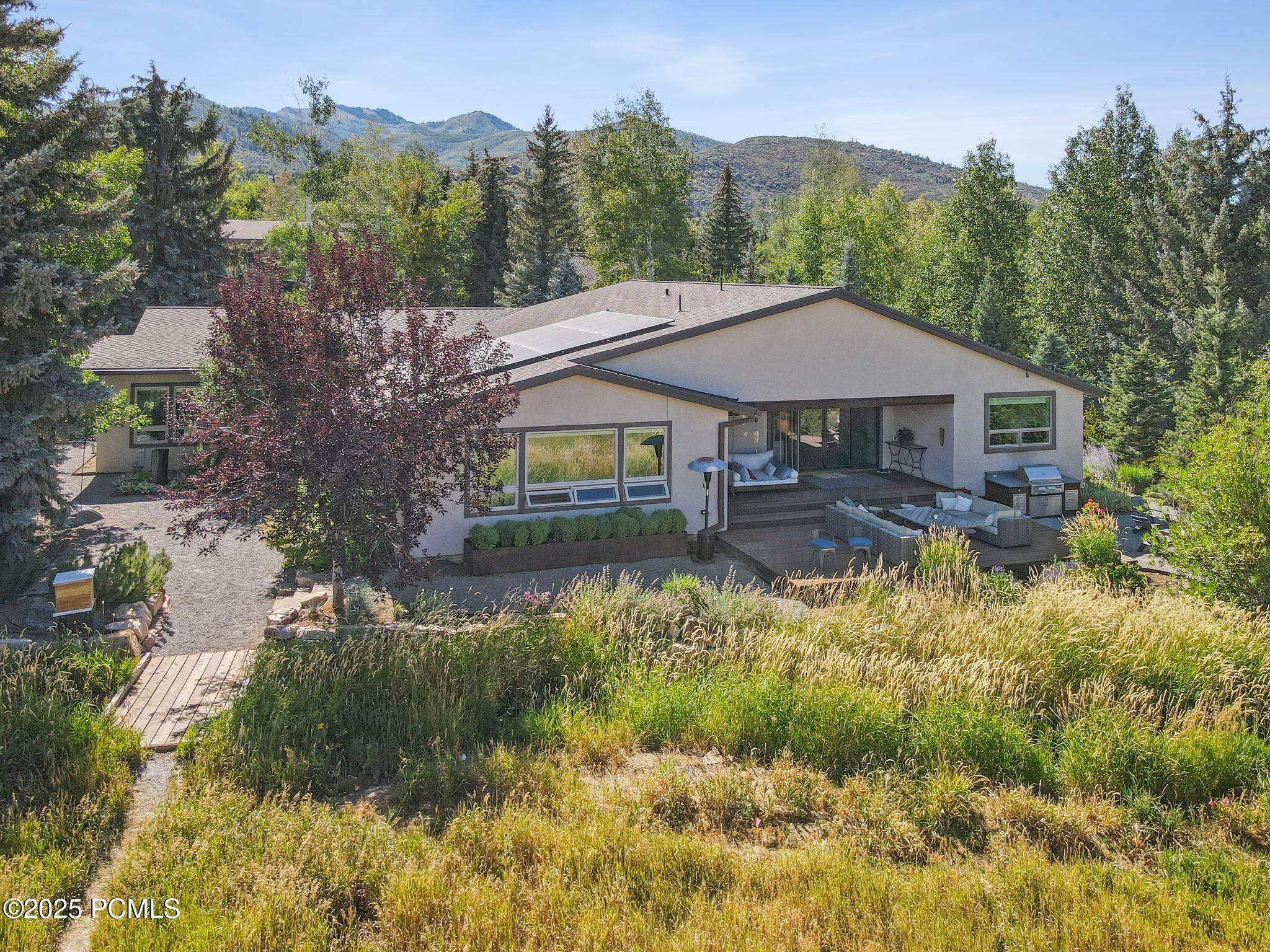 4910 E Meadows Drive