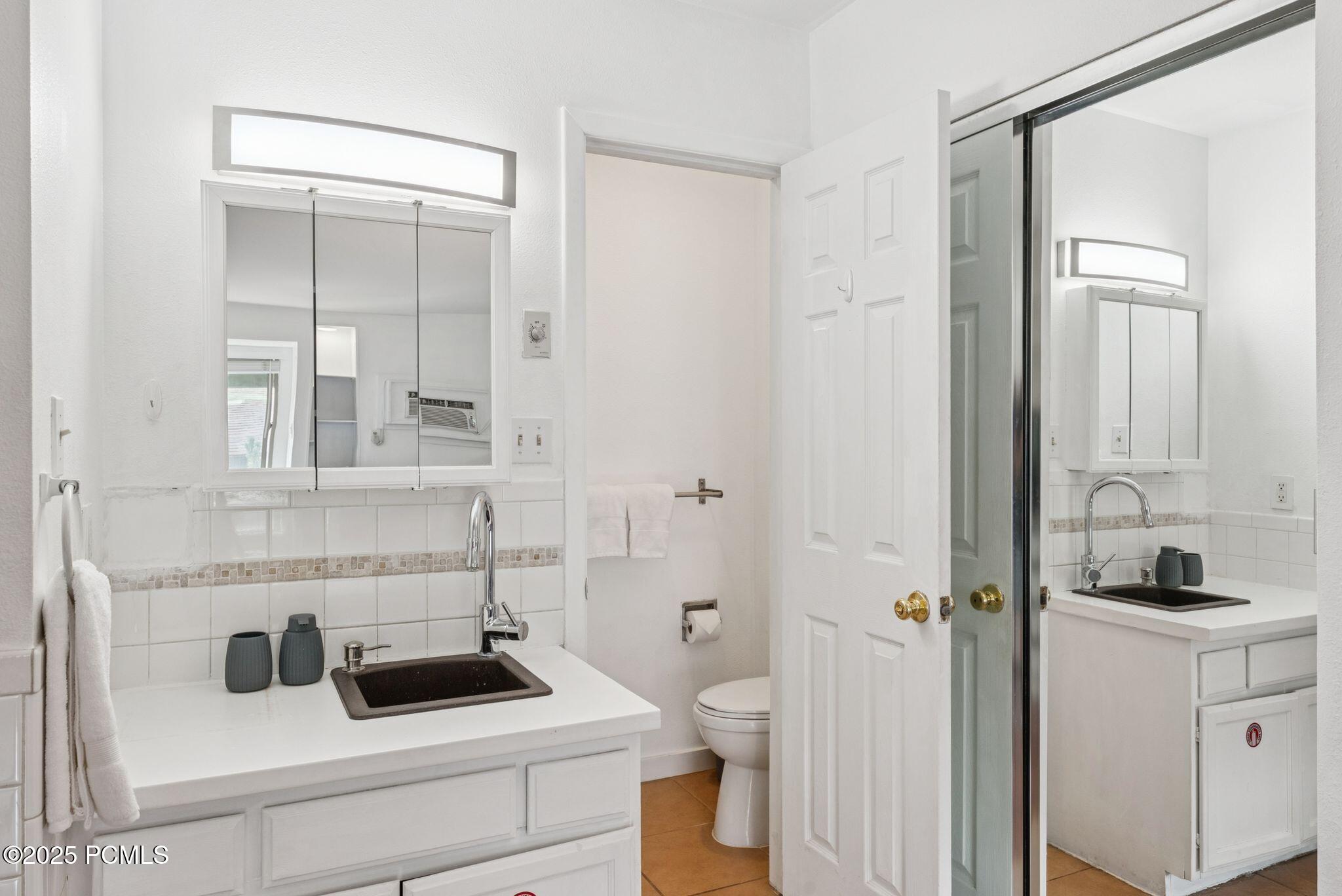 2015 Prospector Avenue, 129