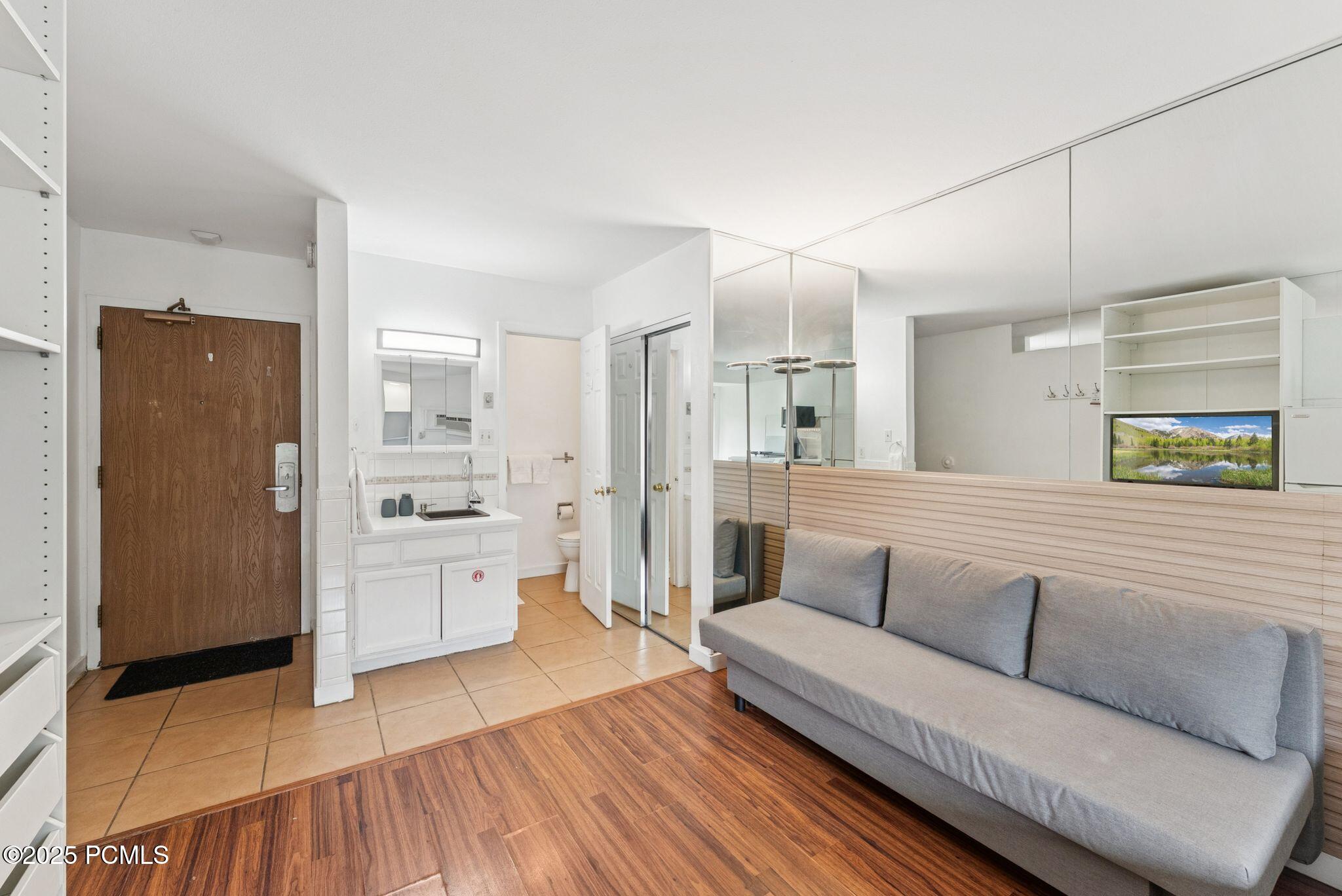 2015 Prospector Avenue, 129
