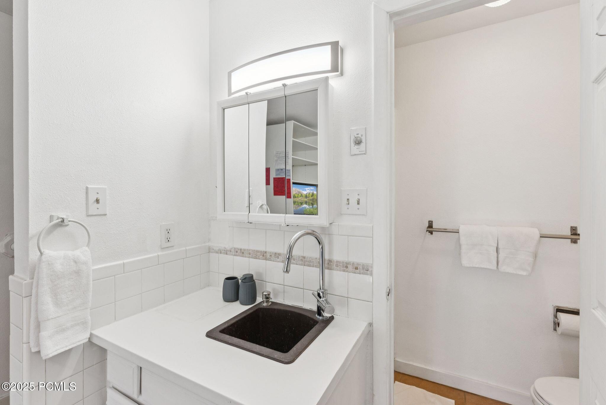 2015 Prospector Avenue, 129