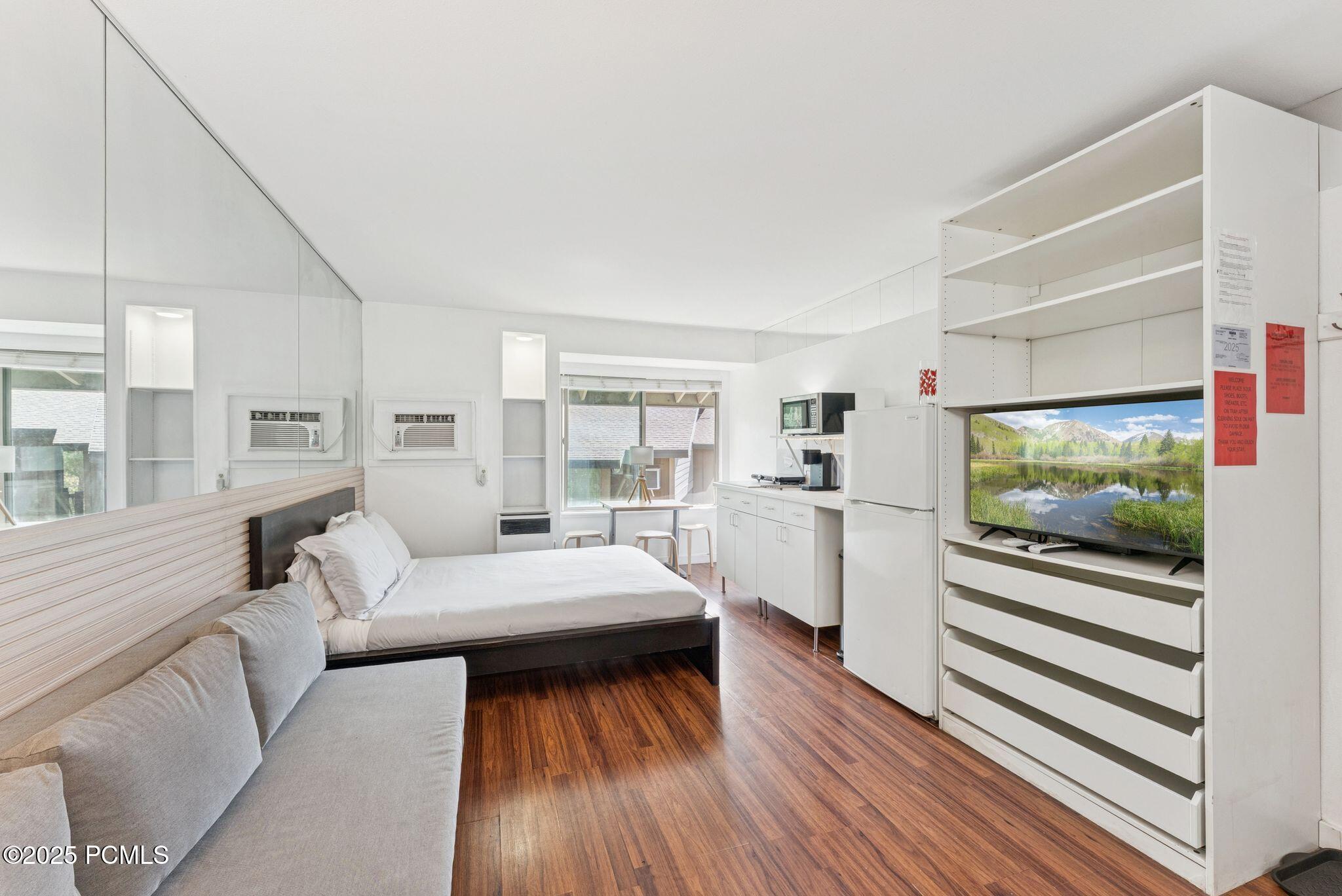 2015 Prospector Avenue, 129
