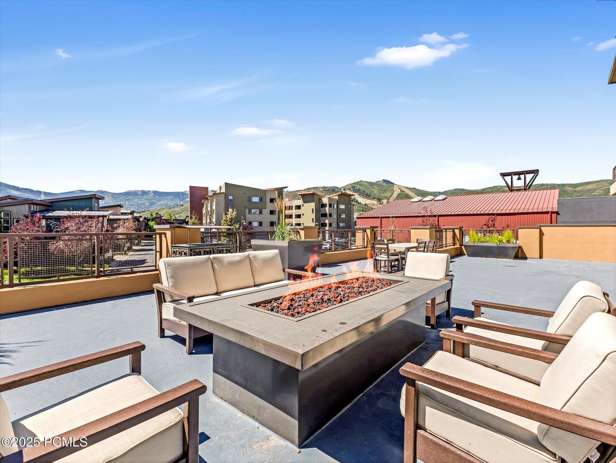 6169 Park Lane South, 44