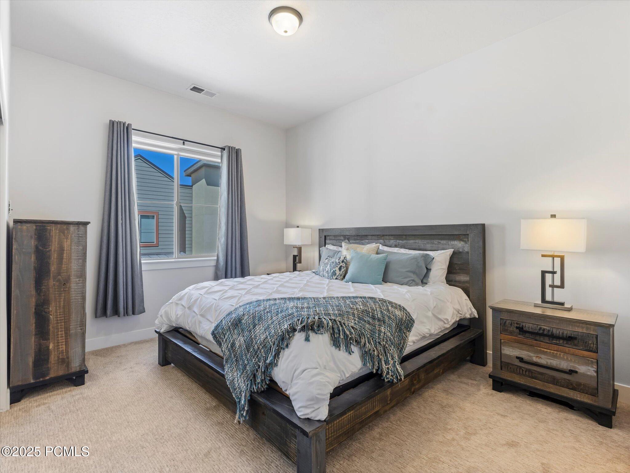 6169 Park Lane South, 44