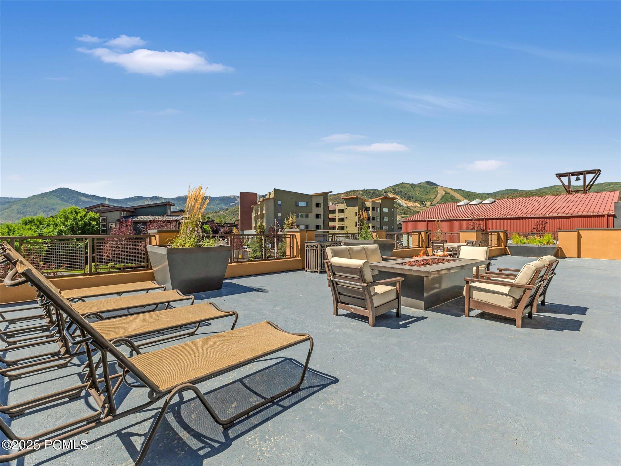 6169 Park Lane South, 44