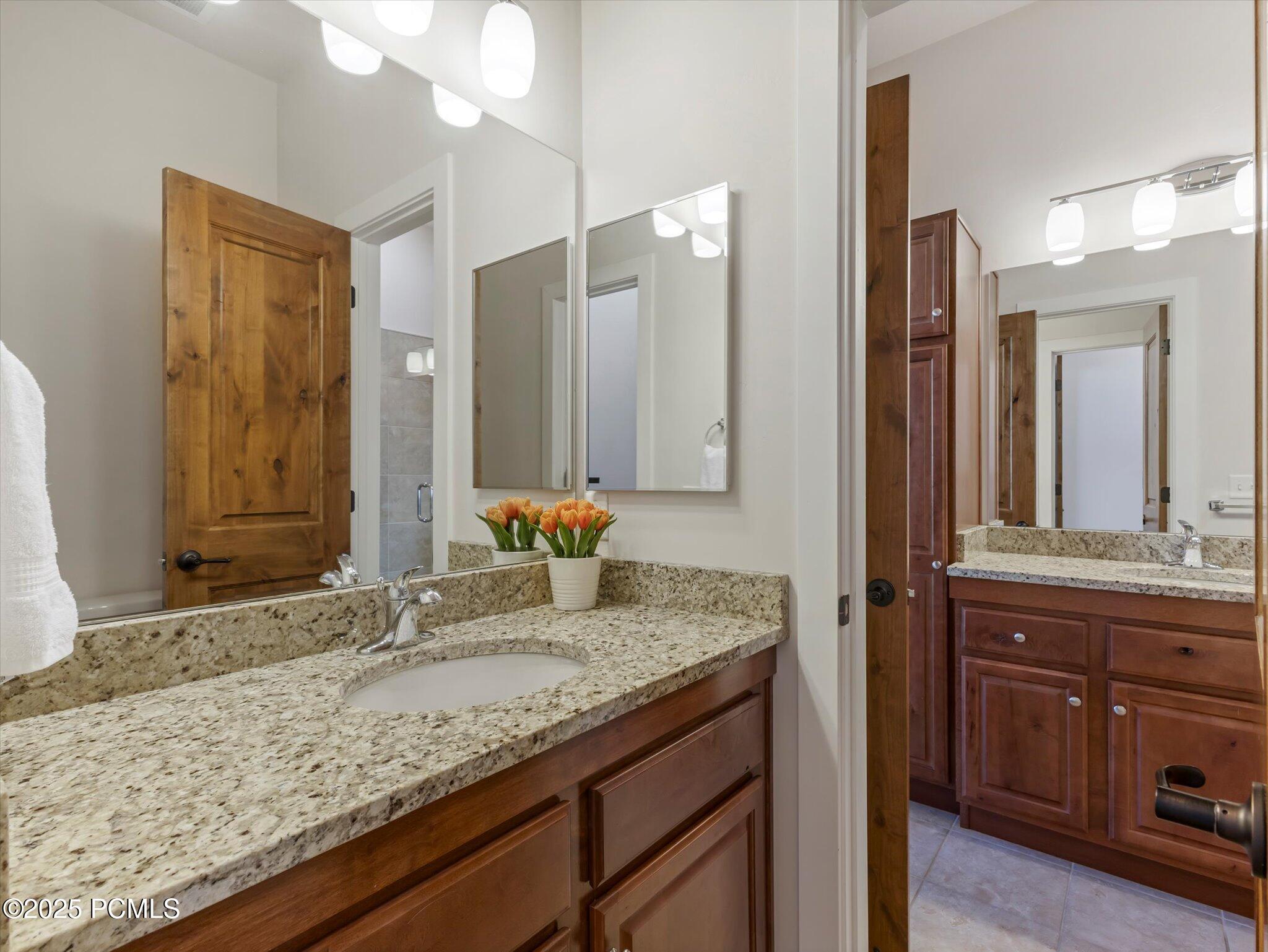 6169 Park Lane South, 44