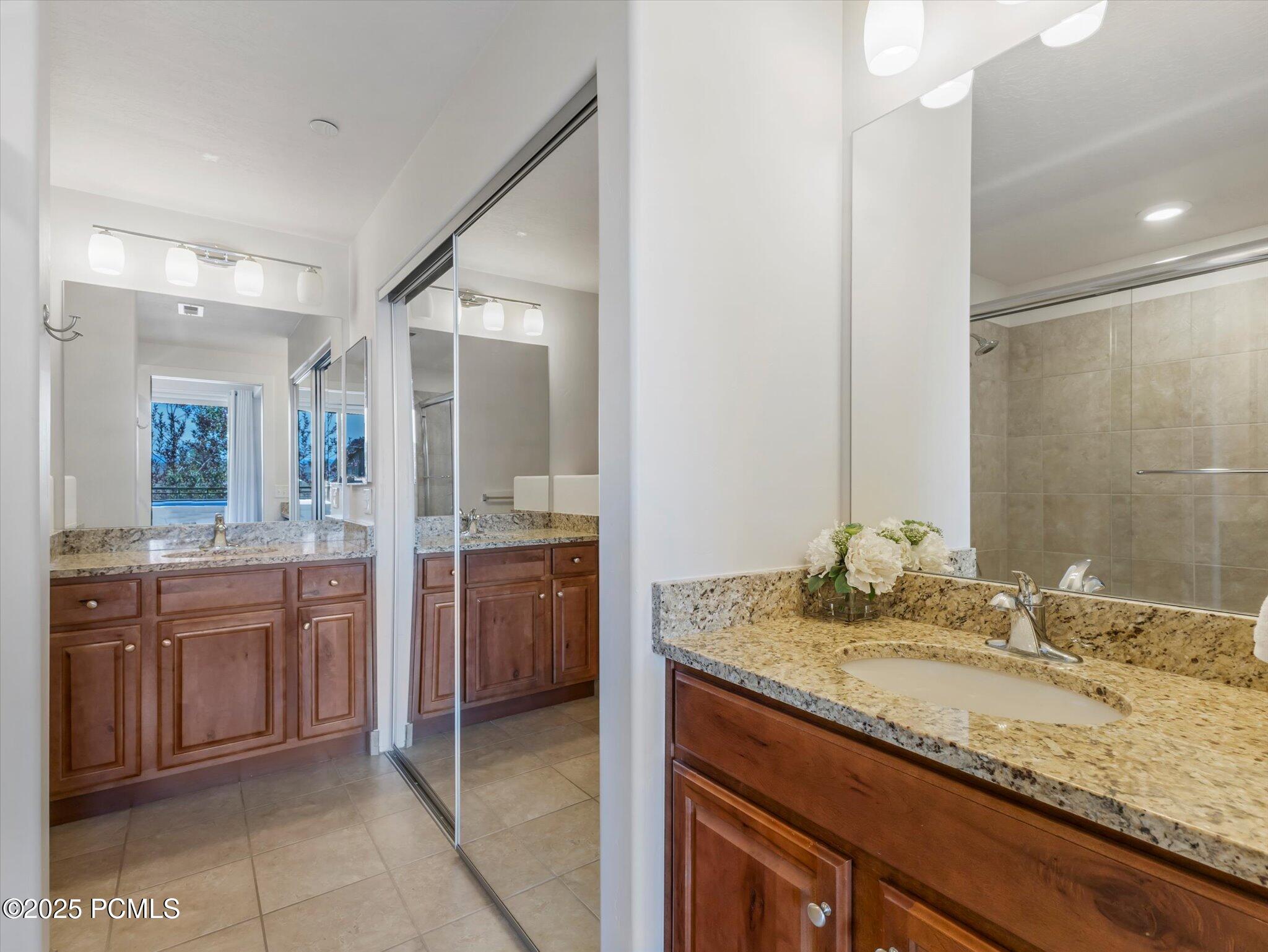 6169 Park Lane South, 44