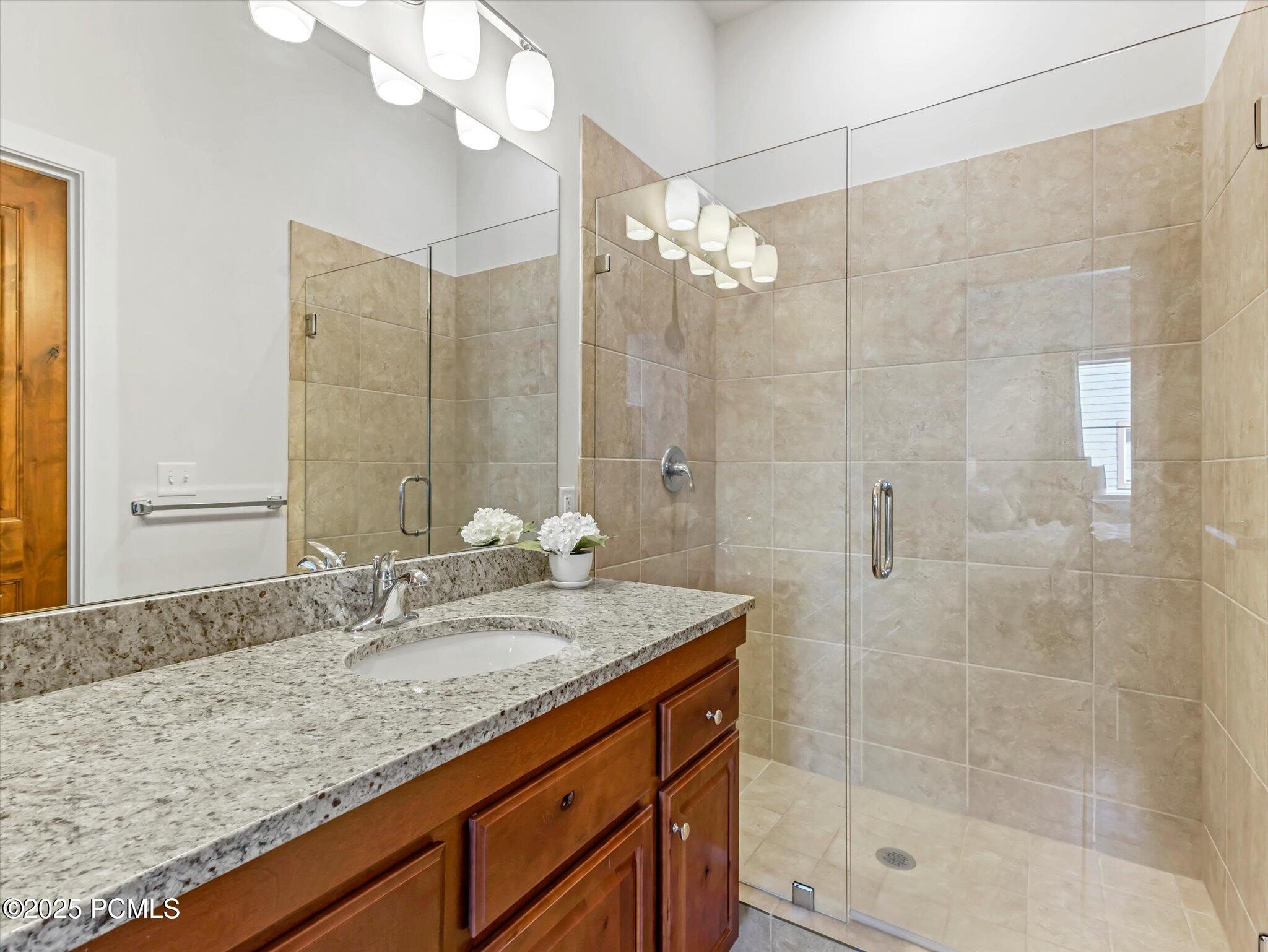 6169 Park Lane South, 44