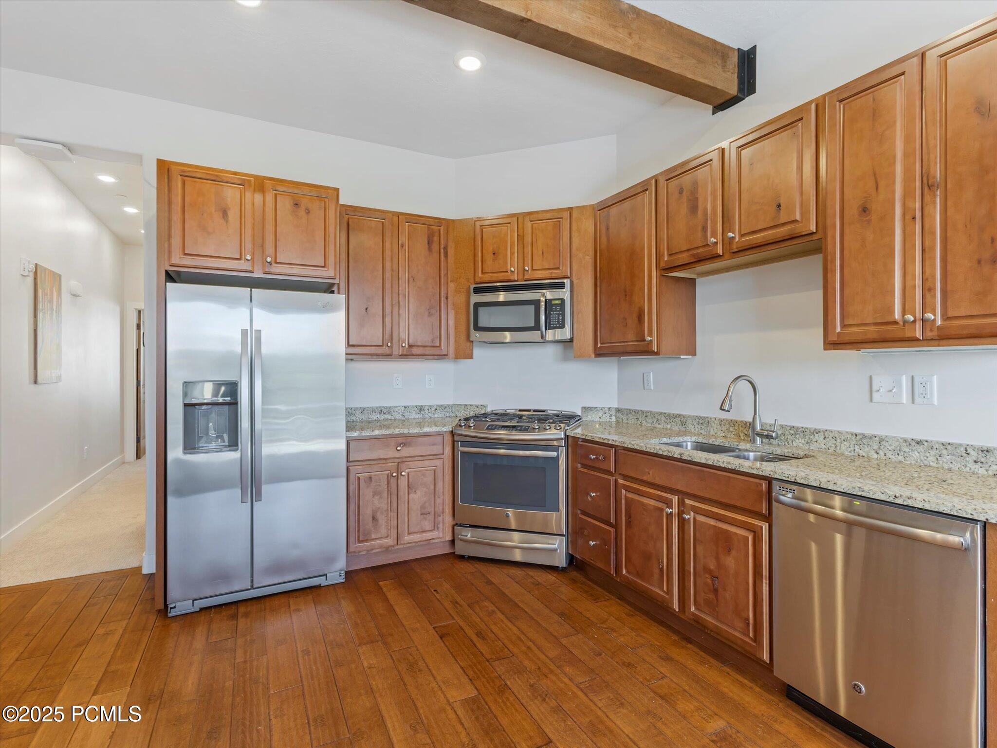 6169 Park Lane South, 44