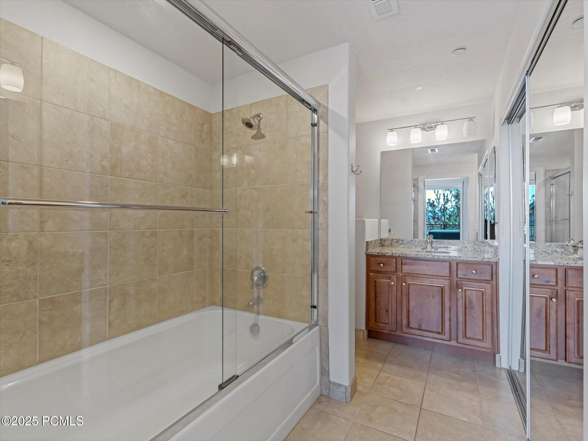 6169 Park Lane South, 44