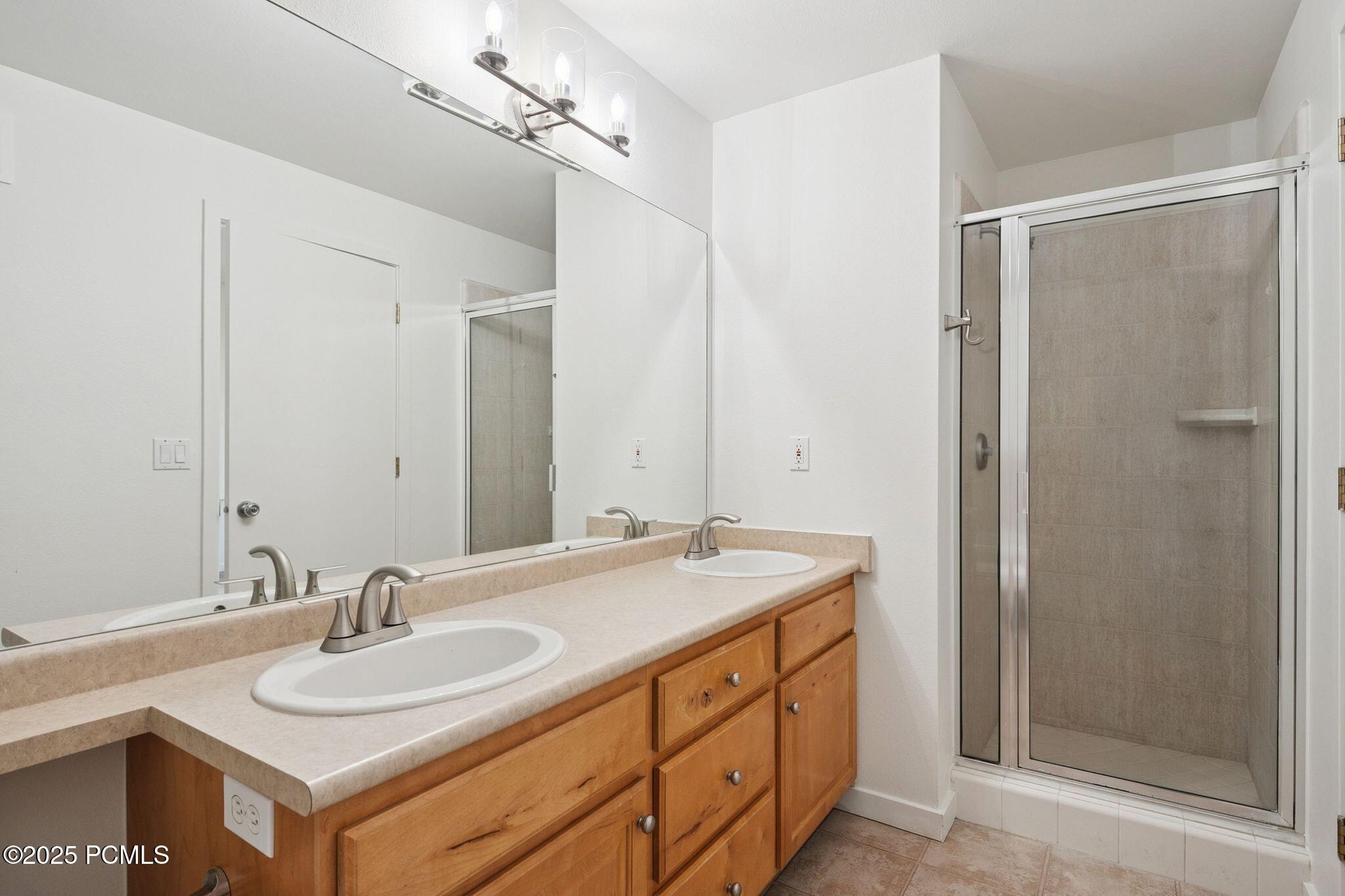 1600 W Pinebrook Boulevard, Apt G5