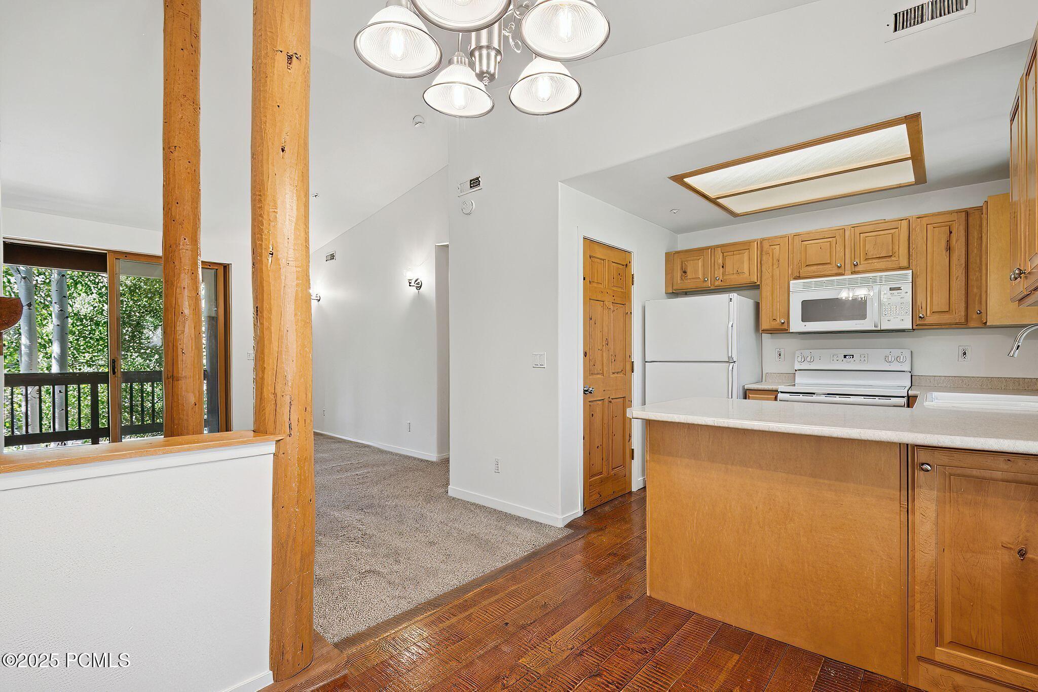 1600 W Pinebrook Boulevard, Apt G5