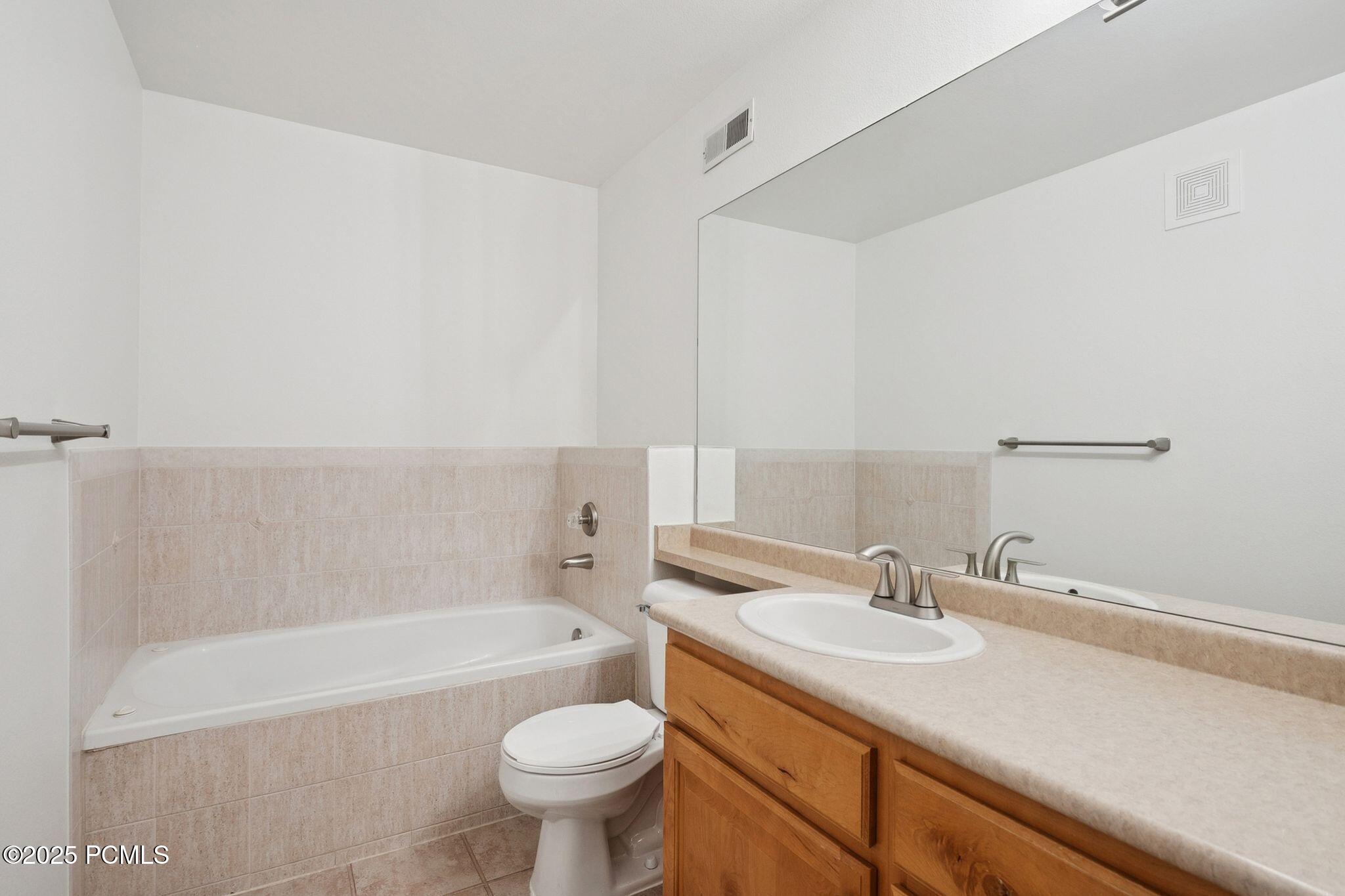 1600 W Pinebrook Boulevard, Apt G5