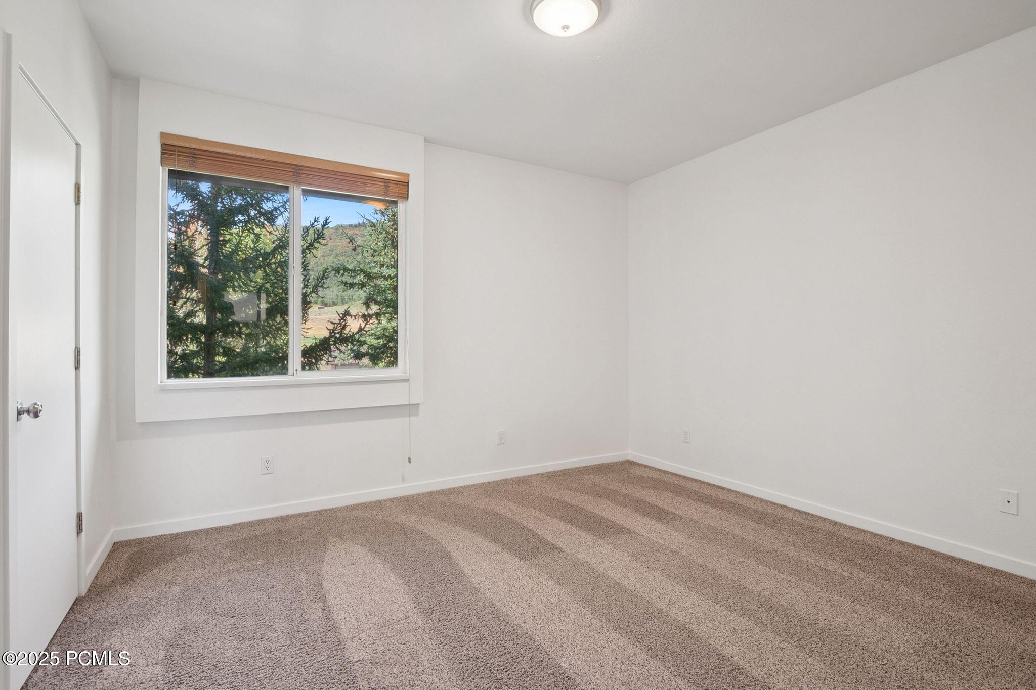 1600 W Pinebrook Boulevard, Apt G5