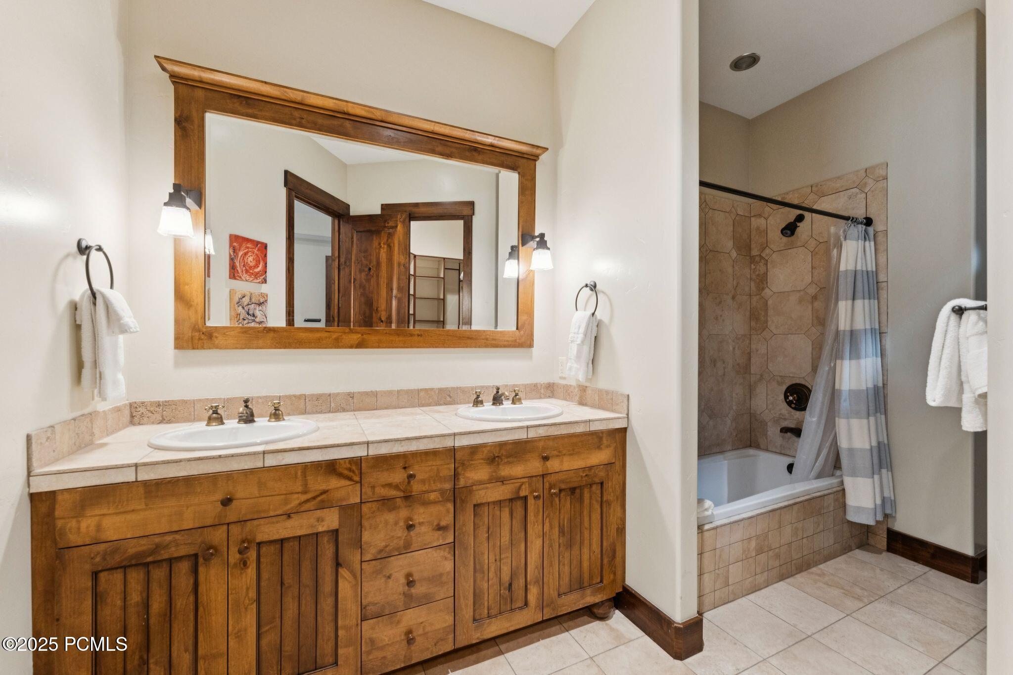 18 Silver Star Court, C-10