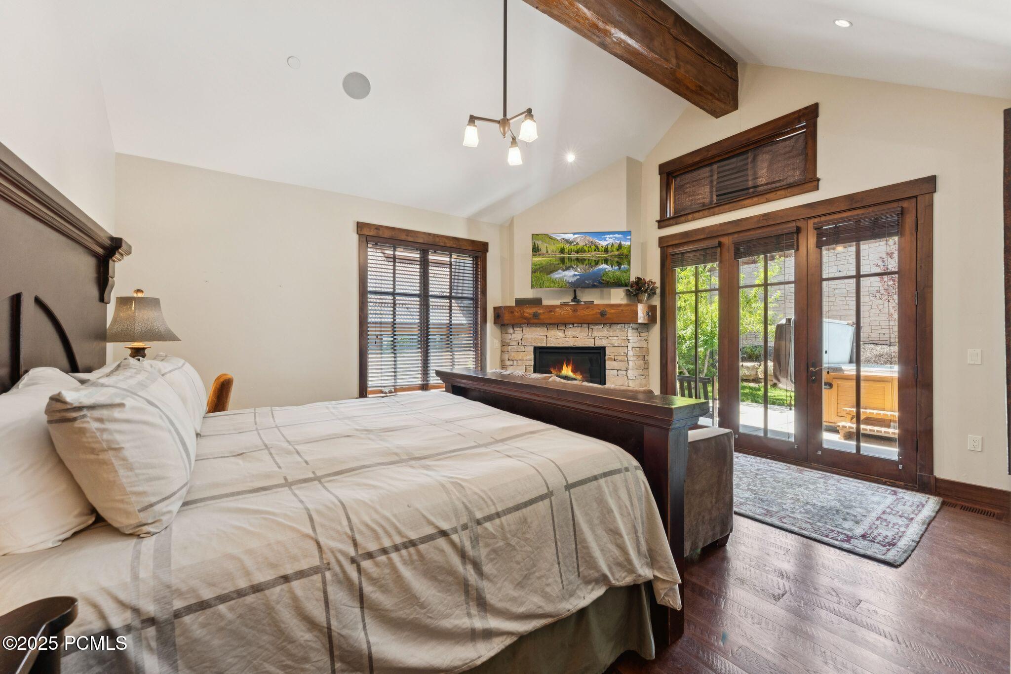 18 Silver Star Court, C-10