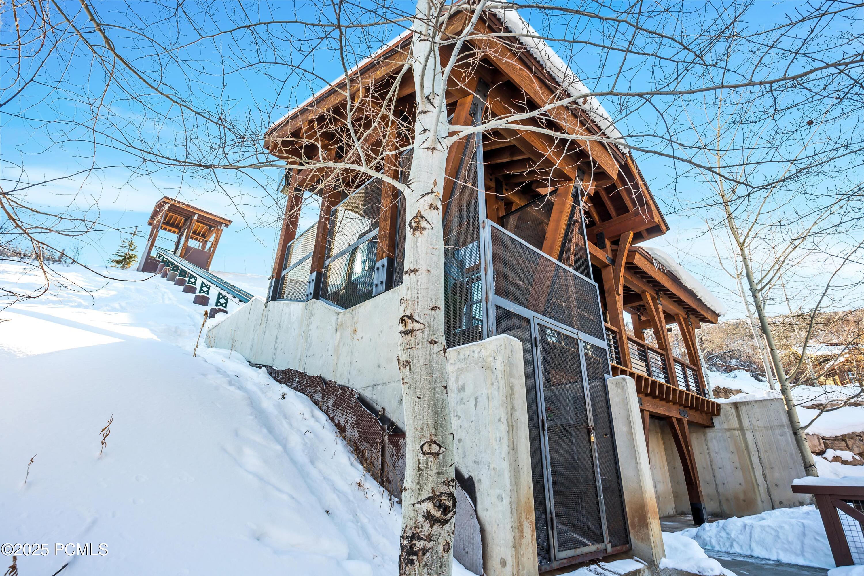 18 Silver Star Court, C-10