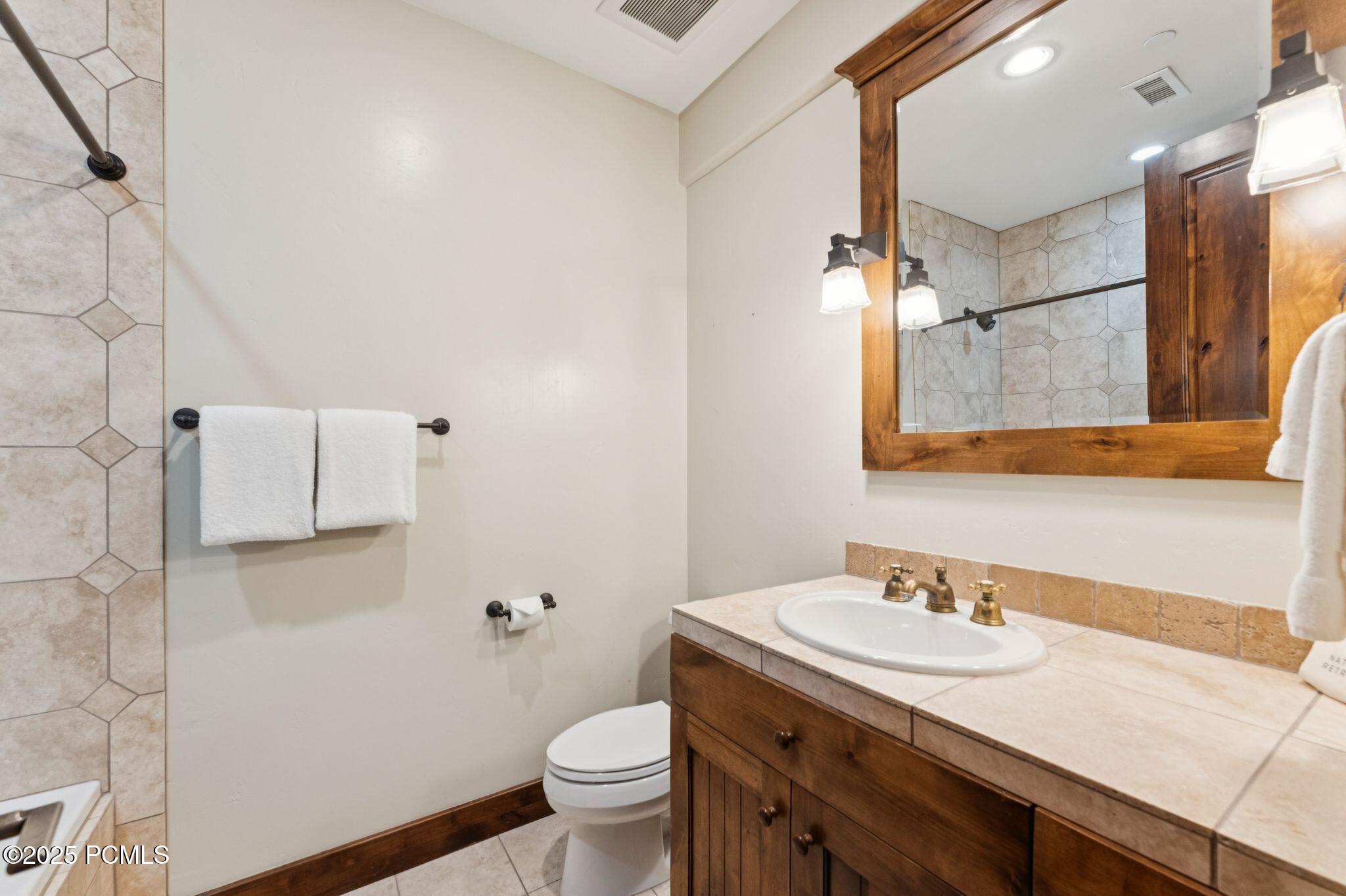 18 Silver Star Court, C-10
