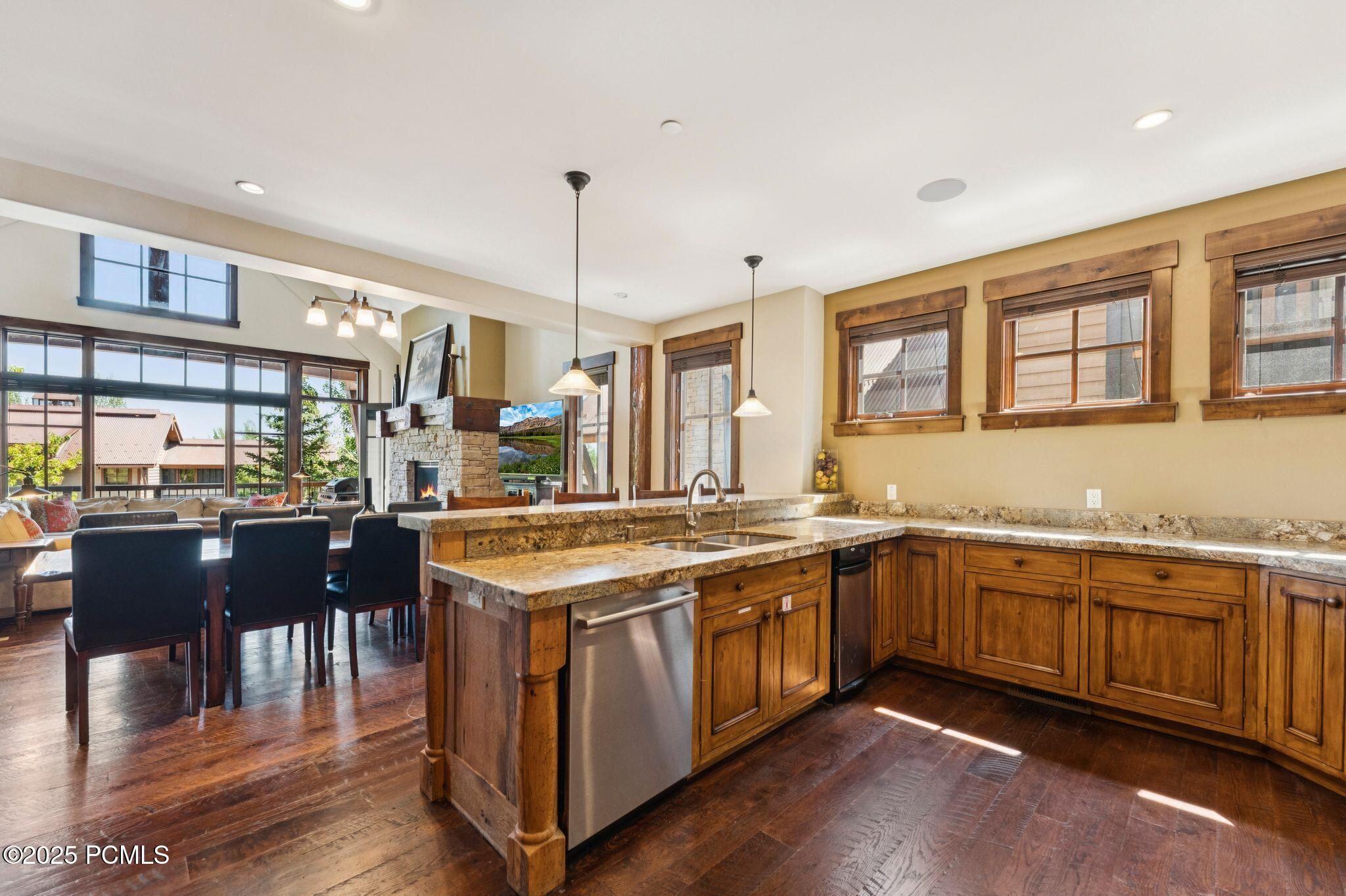 18 Silver Star Court, C-10