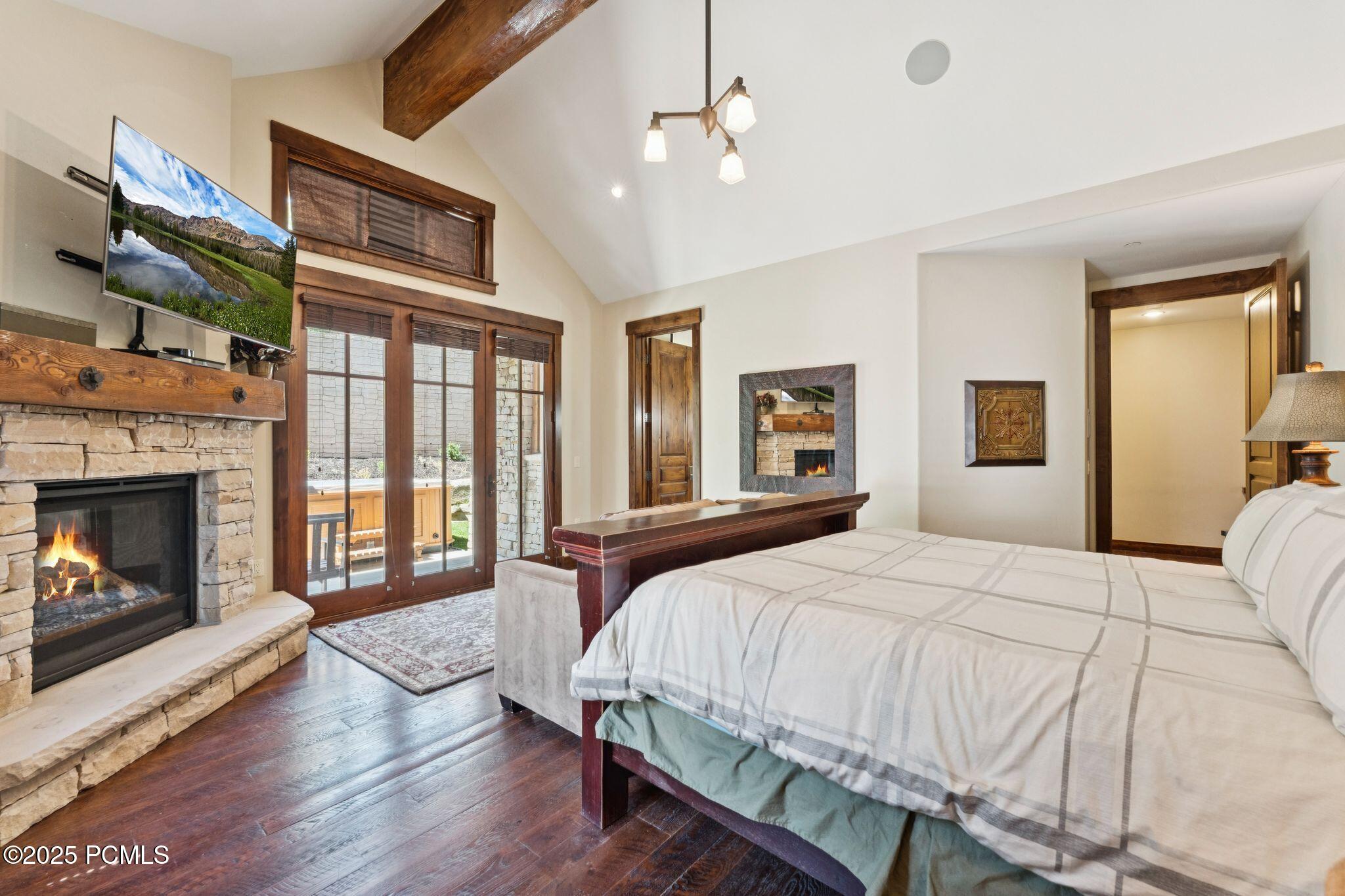 18 Silver Star Court, C-10