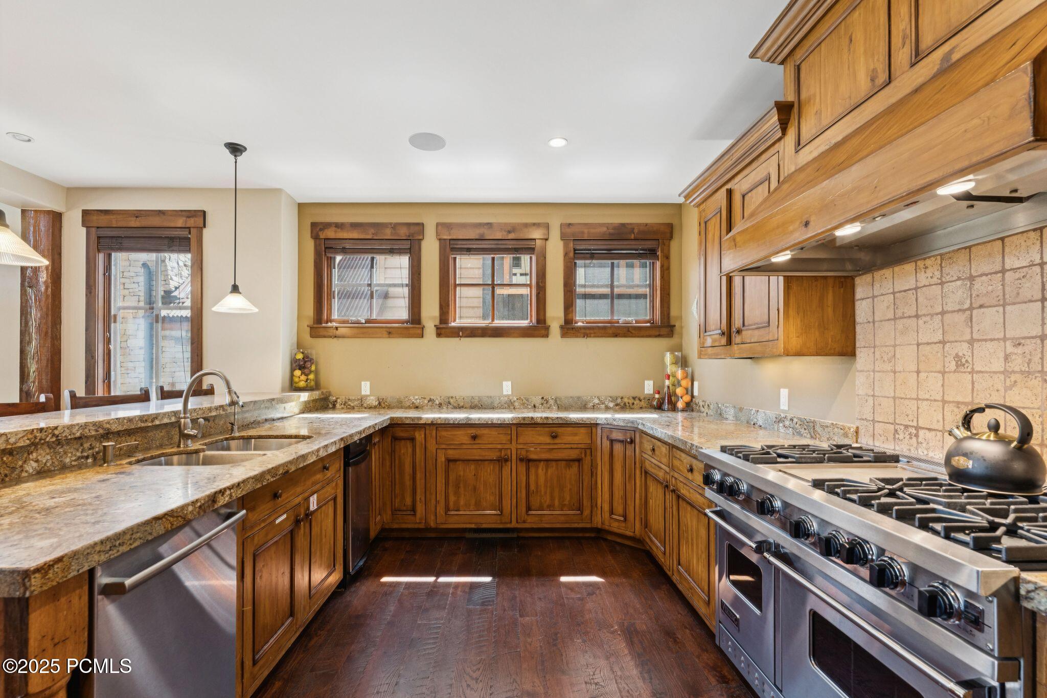 18 Silver Star Court, C-10
