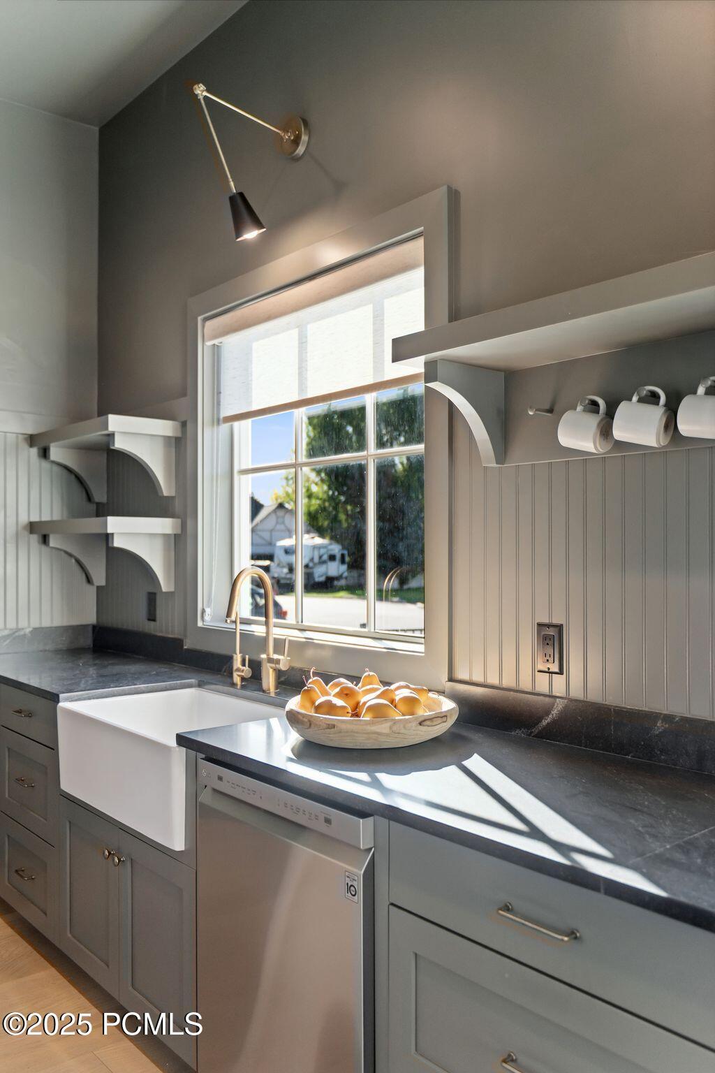 520 Pine Canyon Road