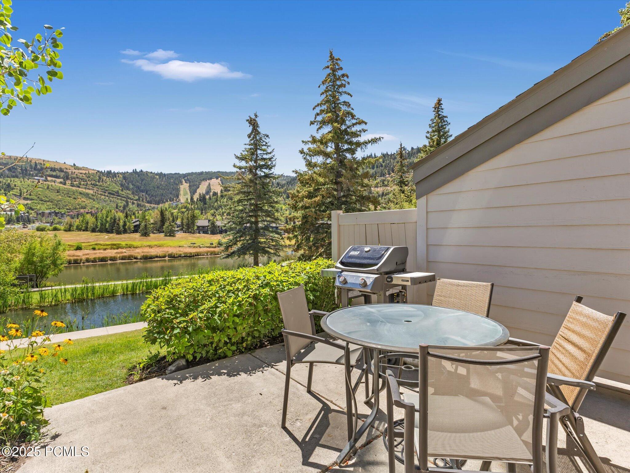 1574 N Deer Valley Drive N Drive