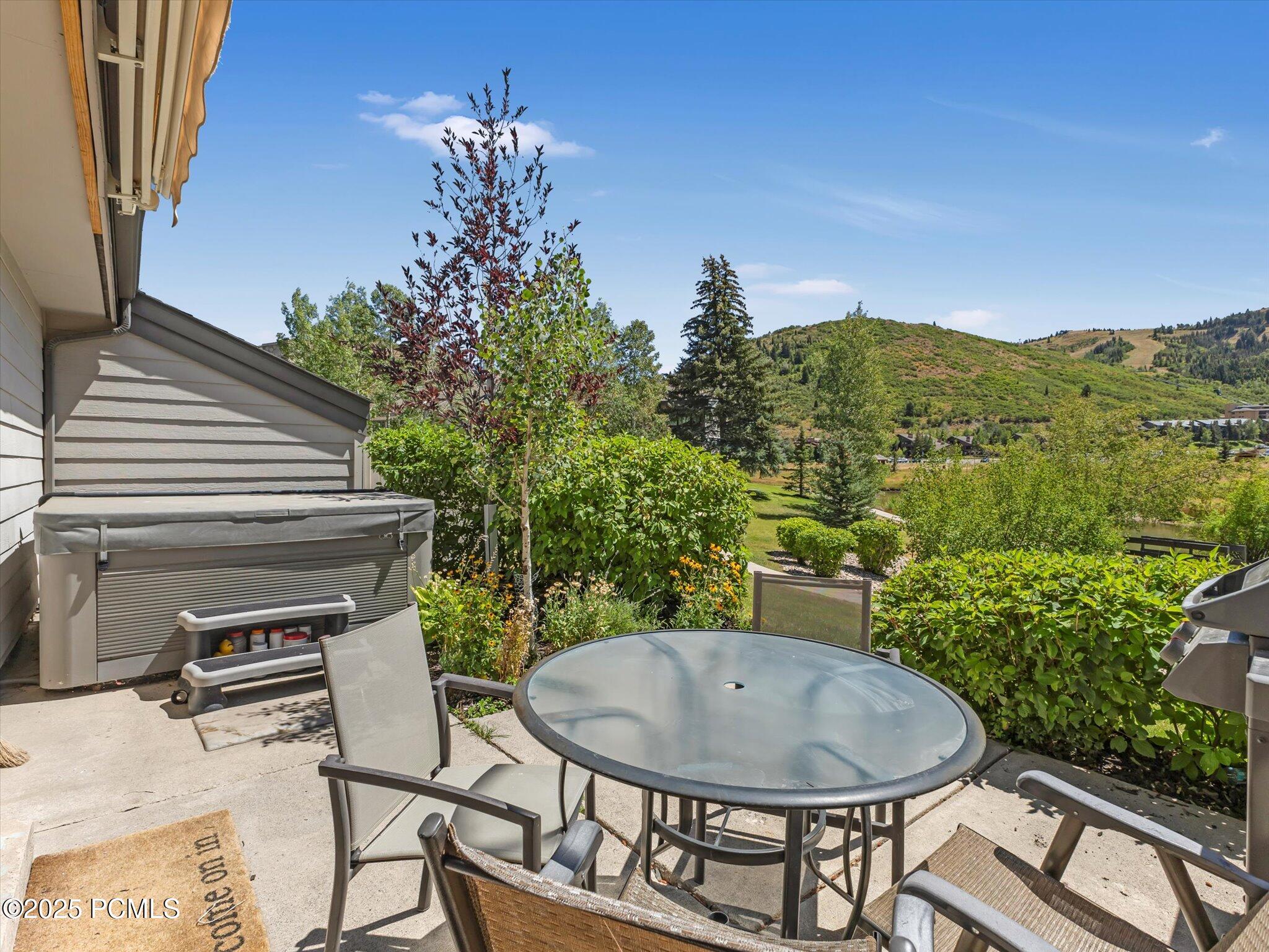 1574 N Deer Valley Drive N Drive