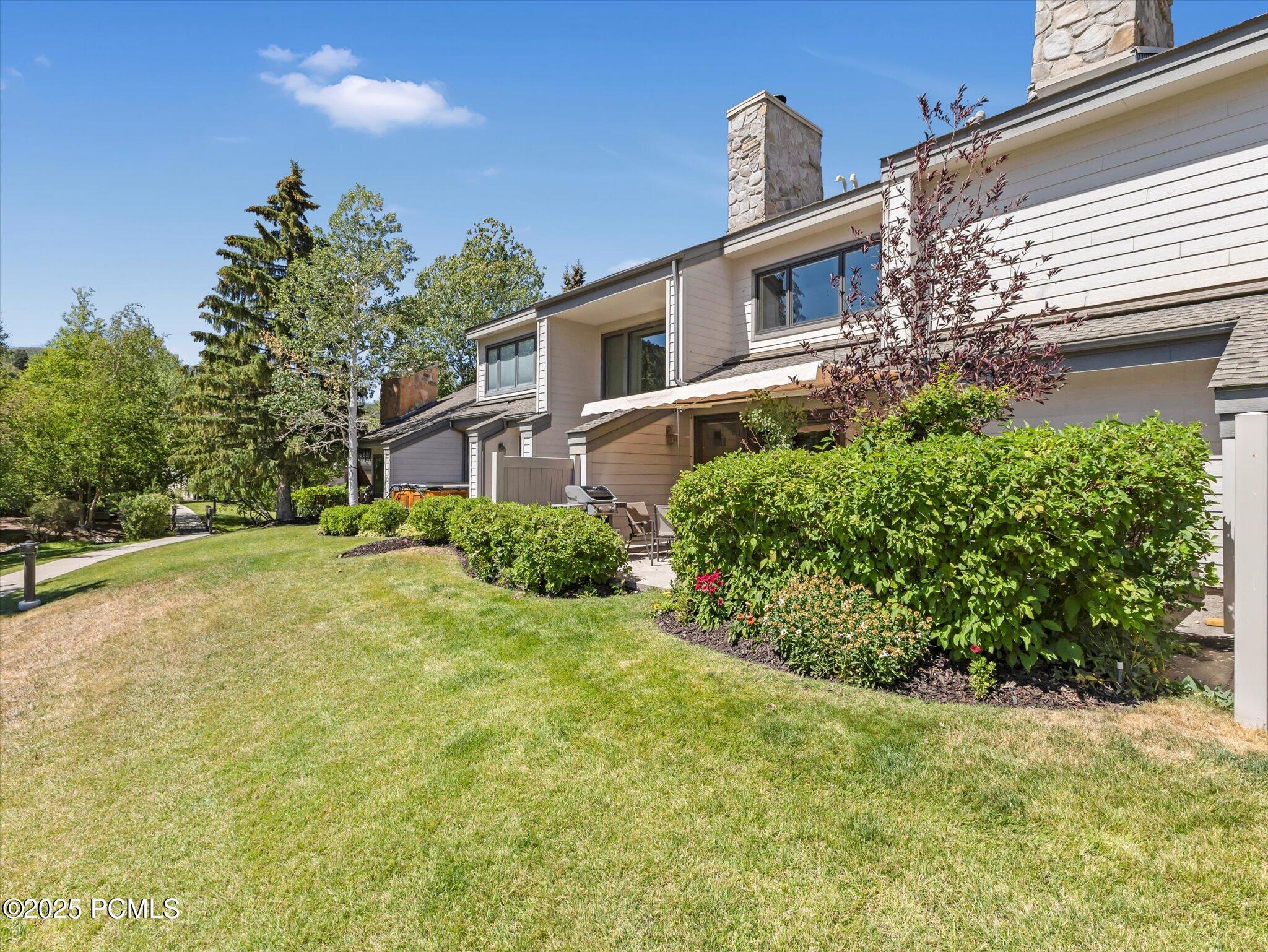 1574 N Deer Valley Drive N Drive