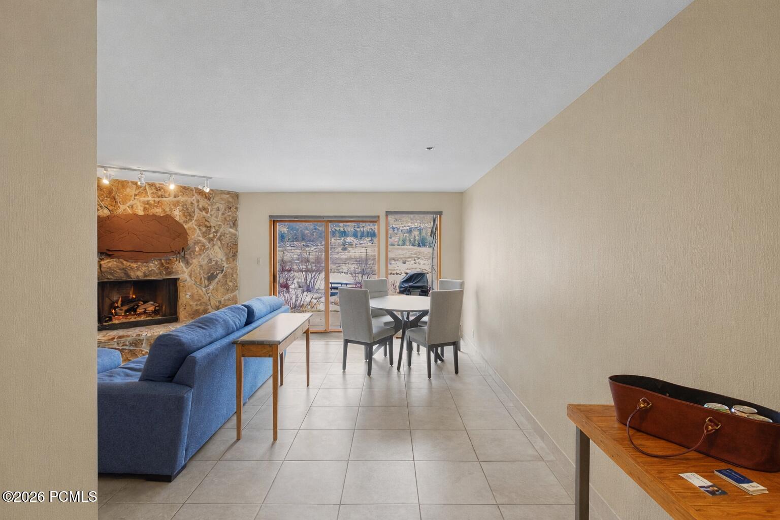 1574 N Deer Valley Drive N Drive